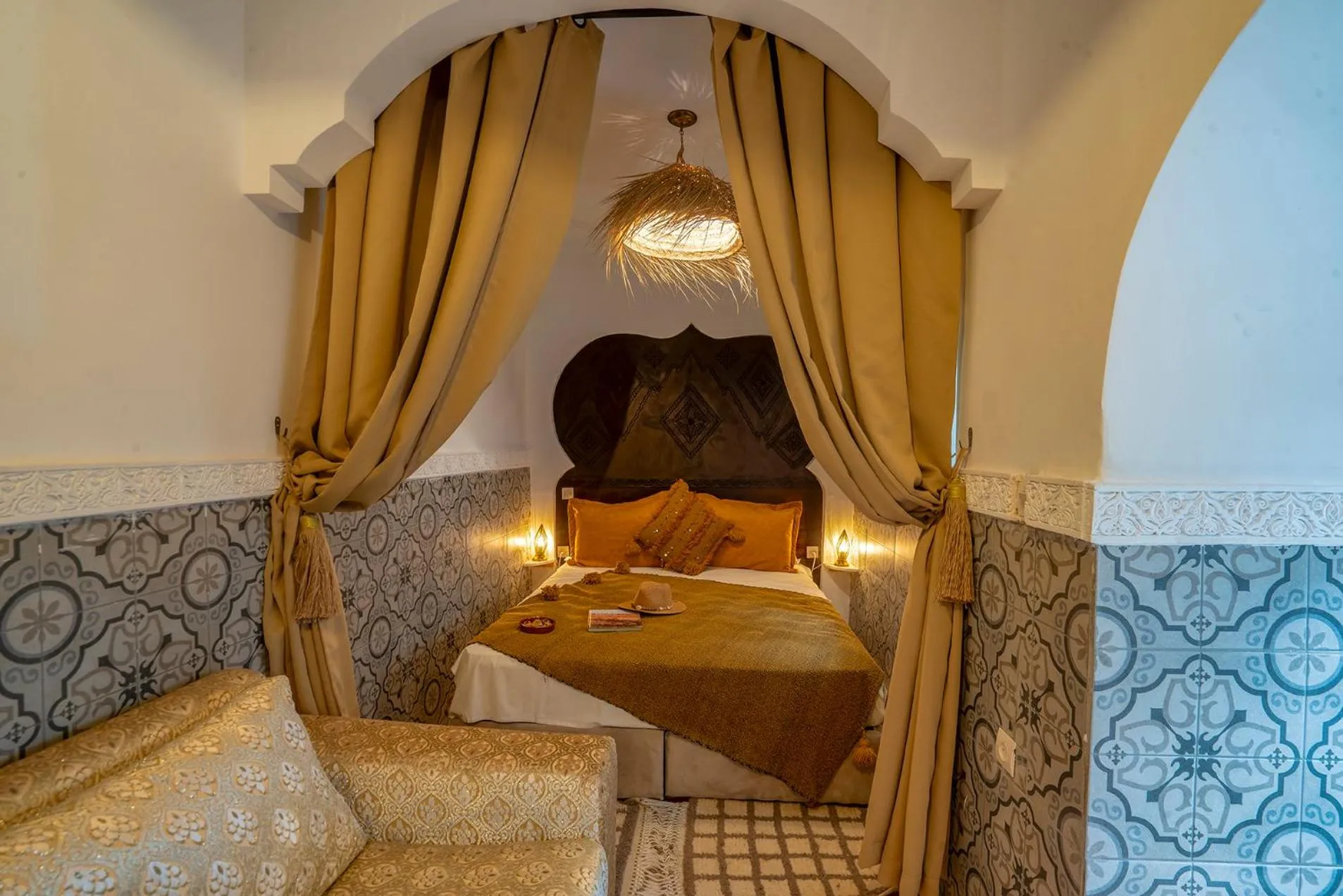 Photo of the whole room, Bed in Riad Yalla habibi