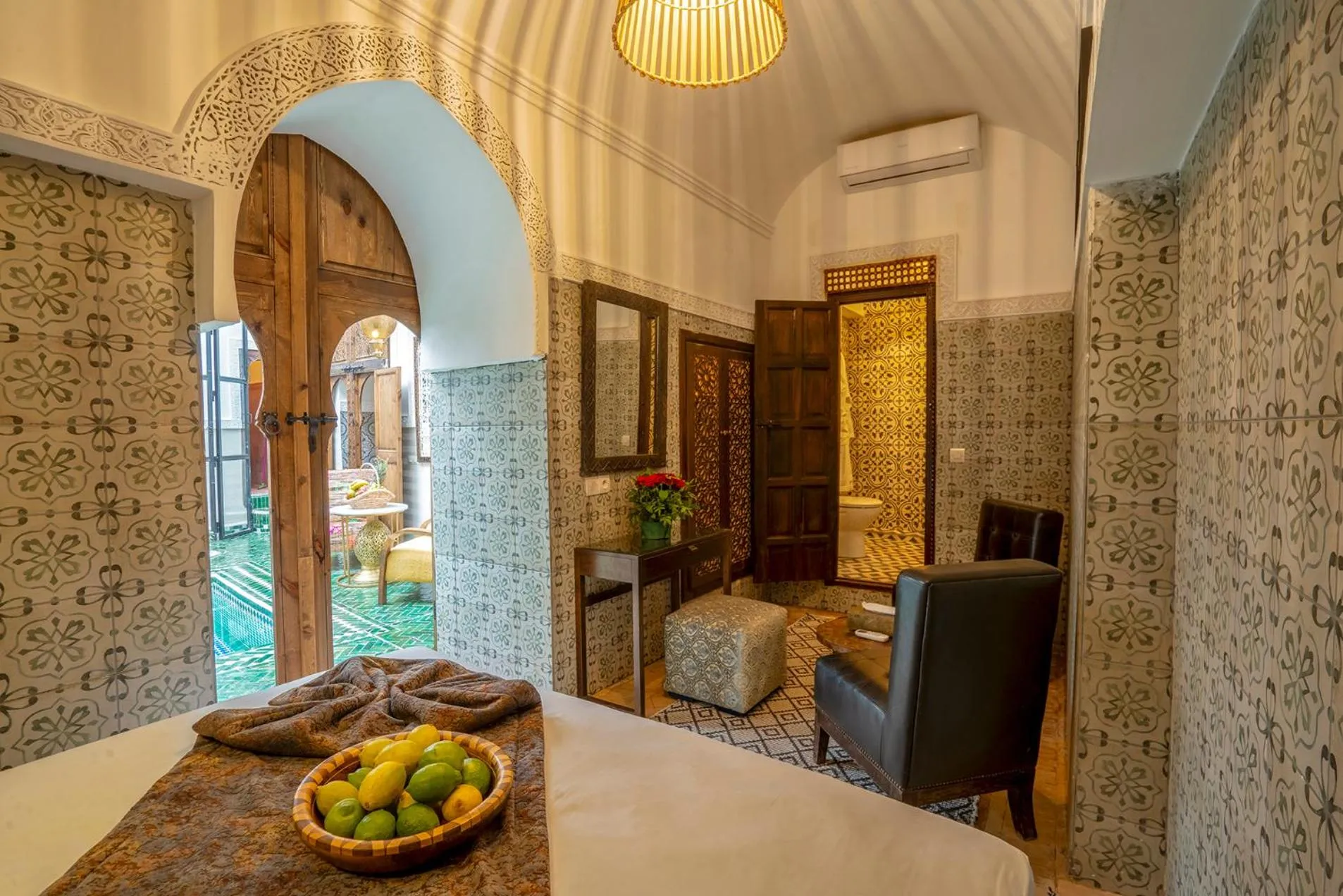 Photo of the whole room in Riad Yalla habibi