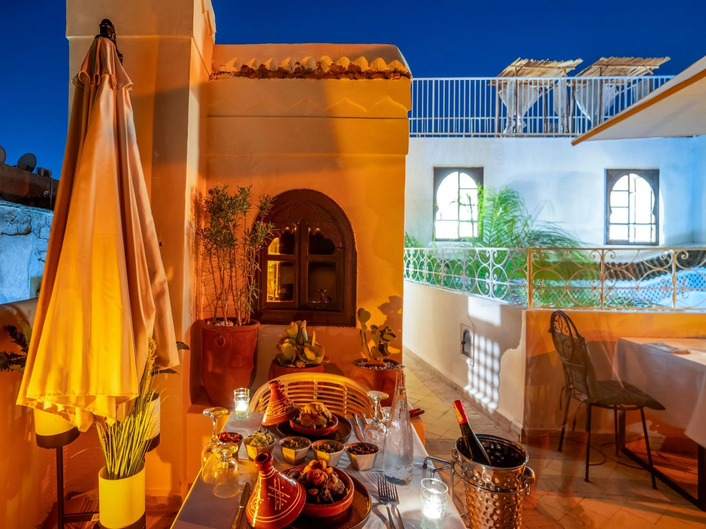 Restaurant/places to eat in Riad Yalla habibi