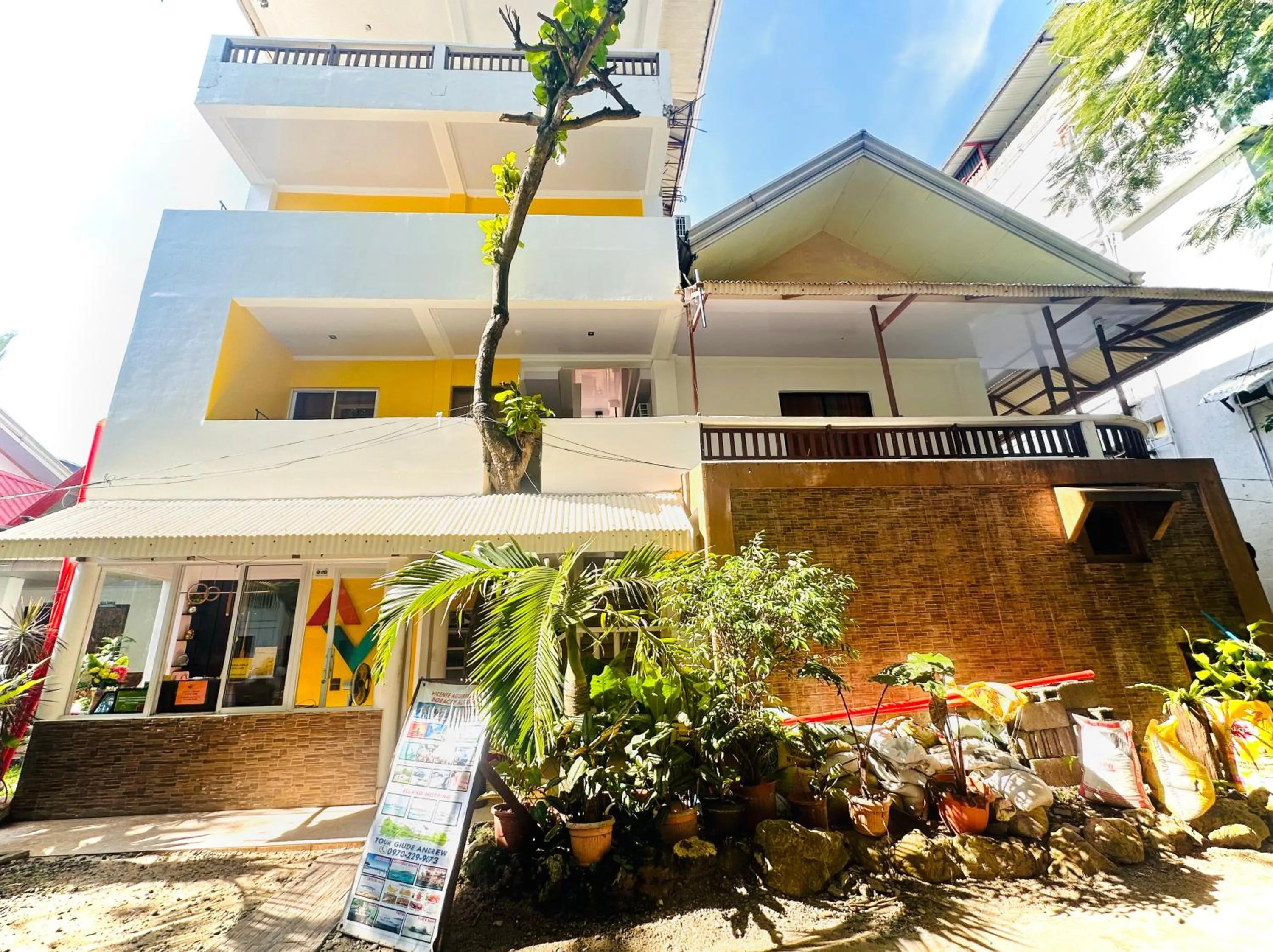 Vicente Aguirre Rooms