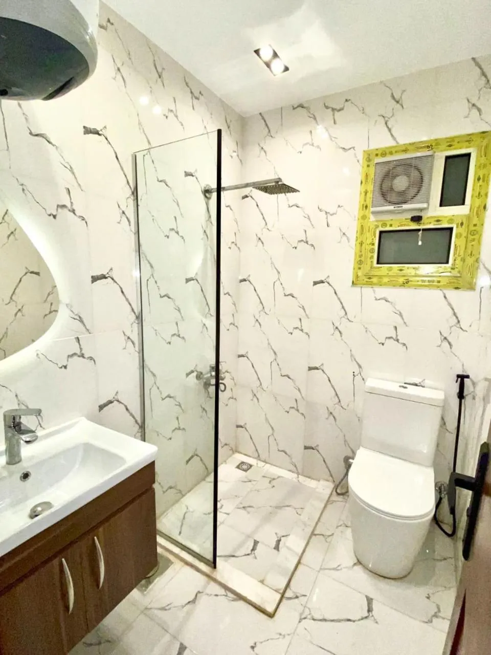 Toilet in Pyramids Skyline Hotel Cairo