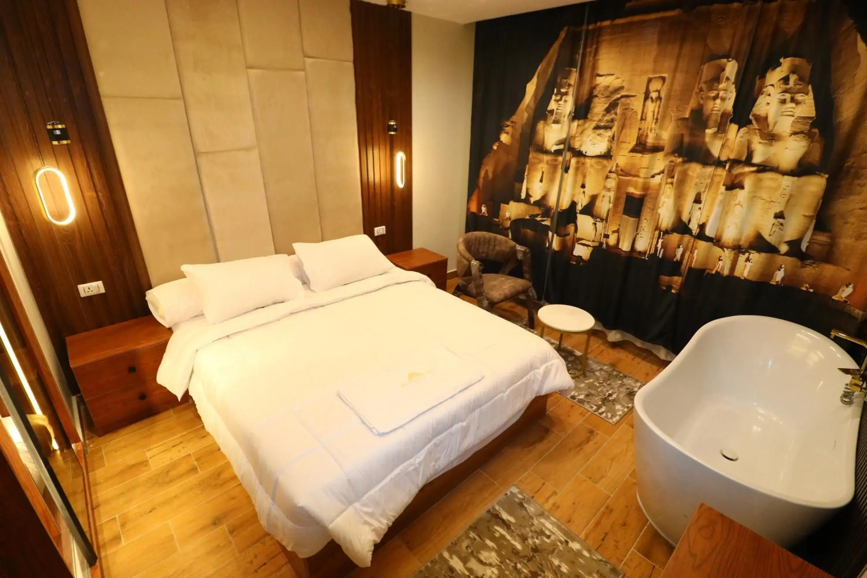 Deluxe Double Room with Bath in Pyramids Skyline Hotel Cairo Deluxe Double Room with Bath in Pyramids Skyline Hotel Cairo