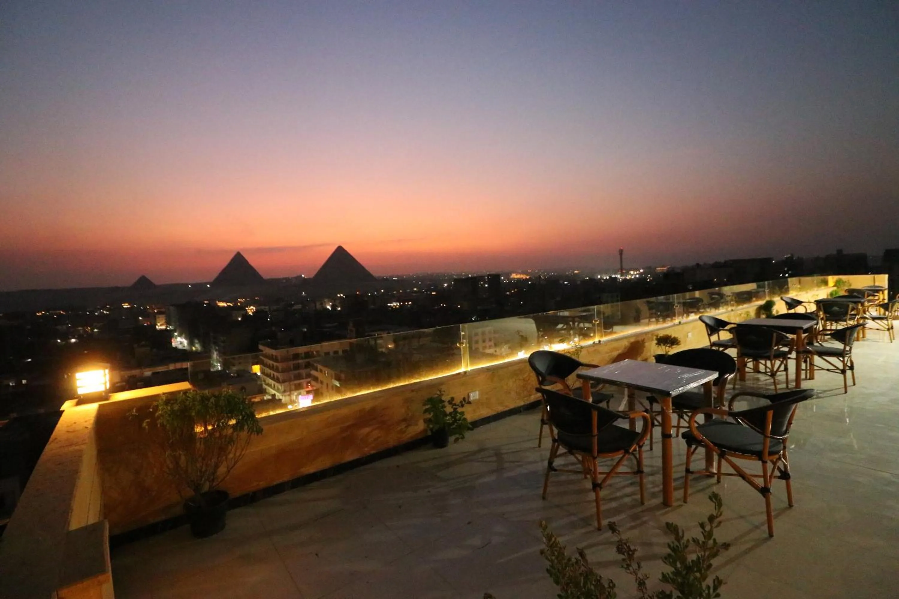 Restaurant/places to eat in Pyramids Skyline Hotel Cairo