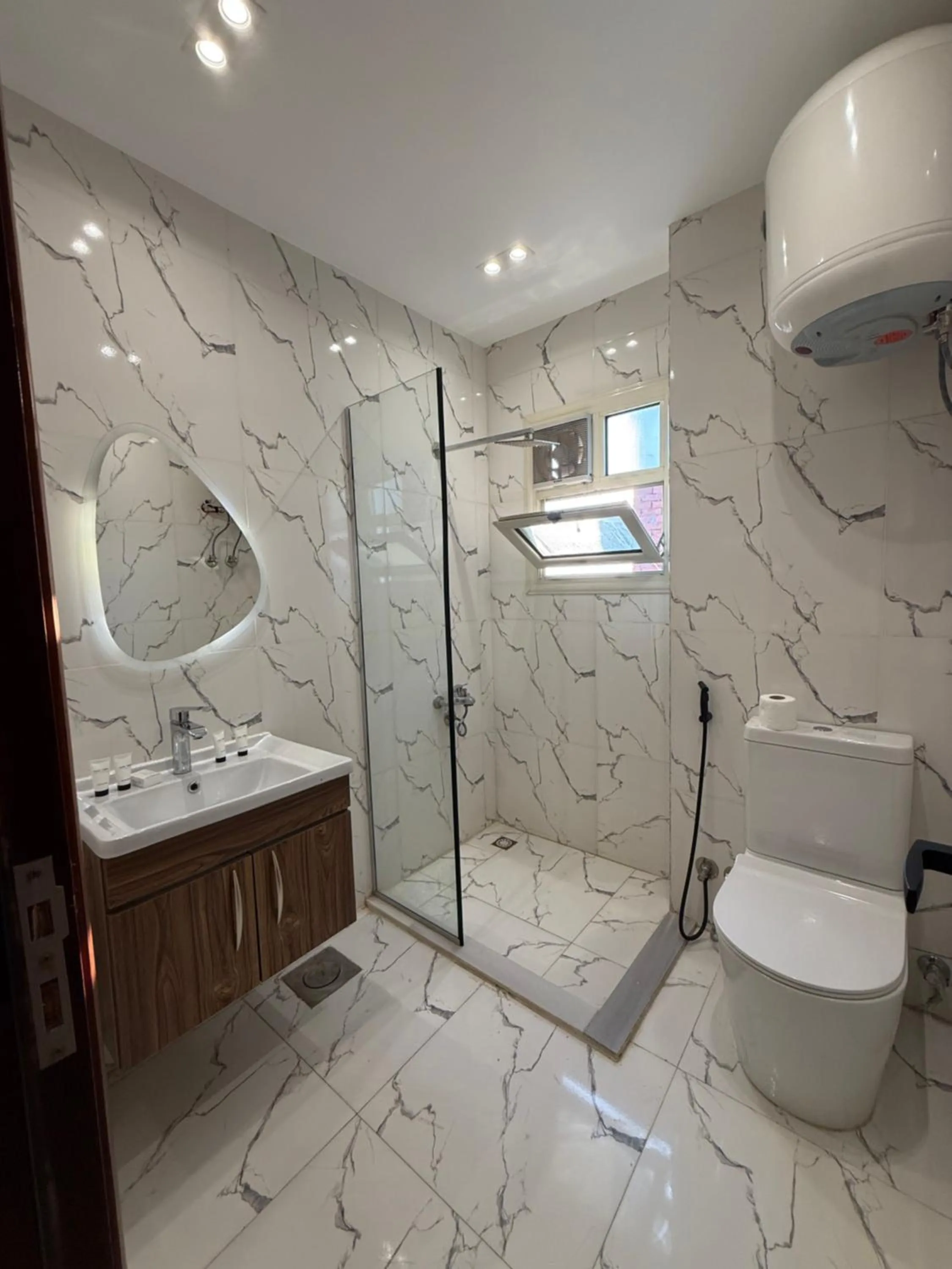 Bathroom in Pyramids Skyline Hotel Cairo