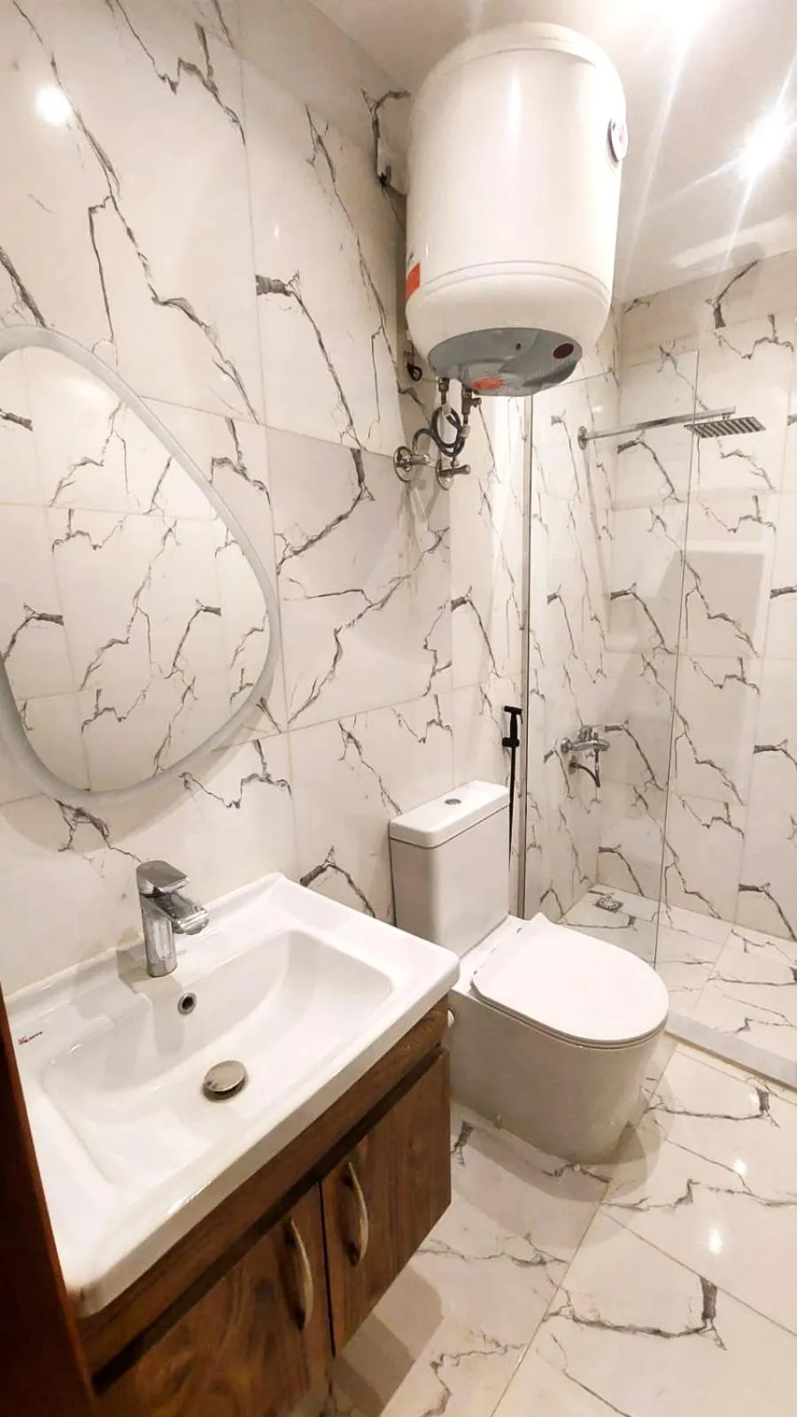 Bathroom in Pyramids Skyline Hotel Cairo