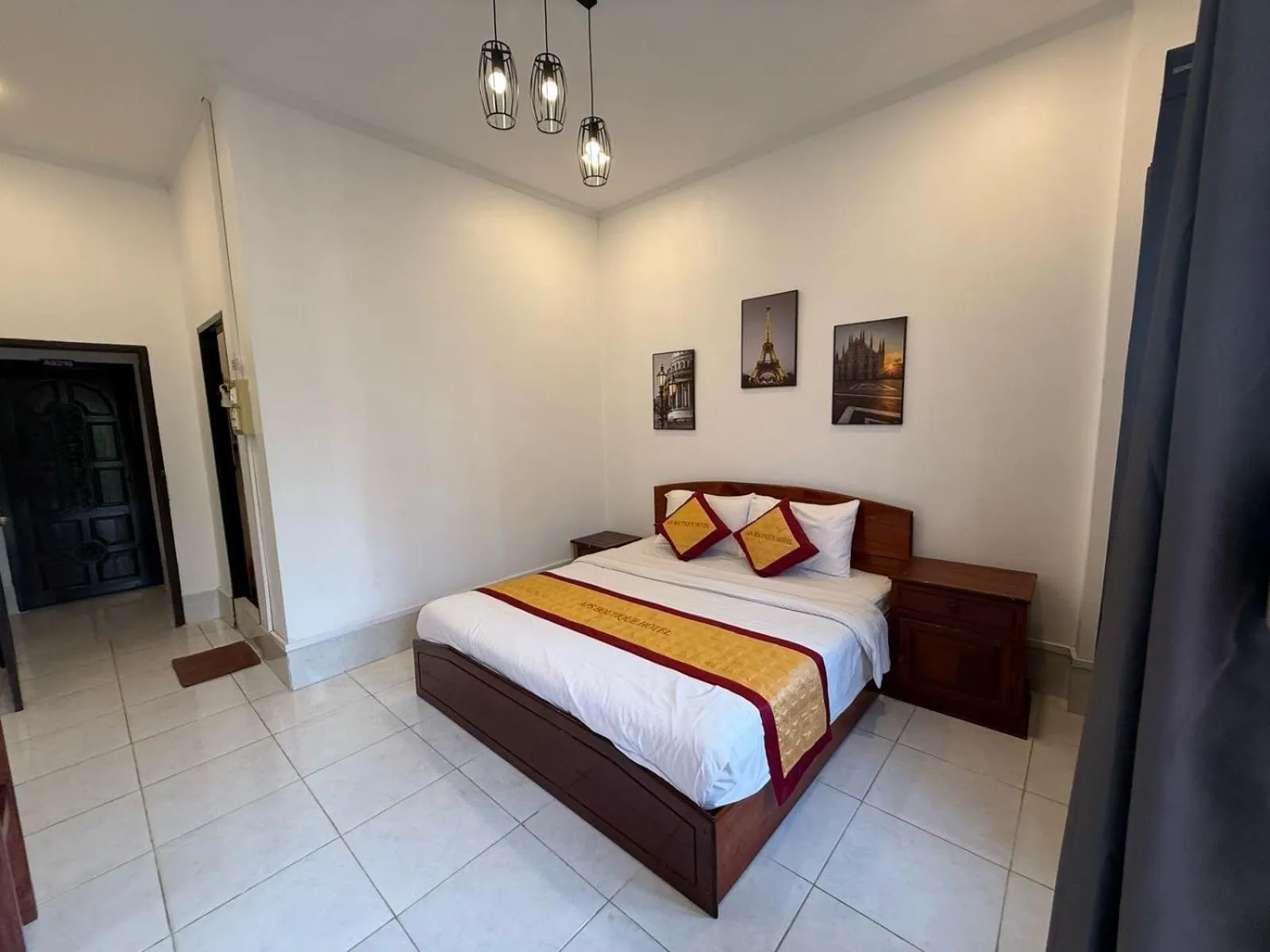 Bedroom, Bed in A P S Hotel