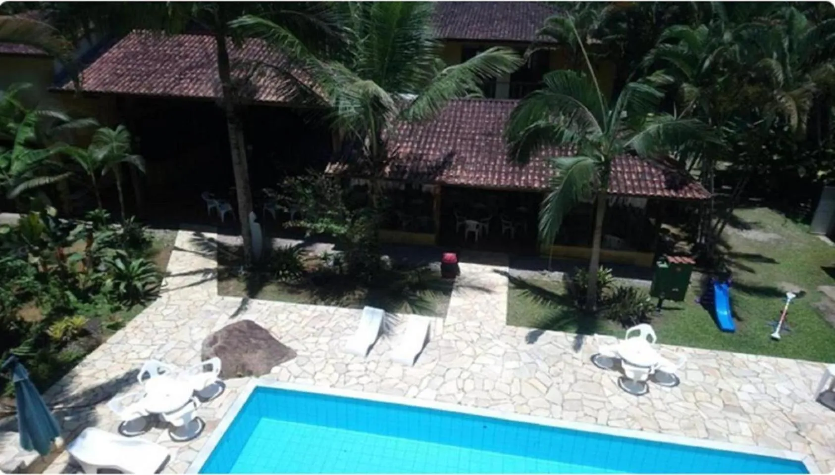 Swimming pool in Pousada Canto de Itamambuca