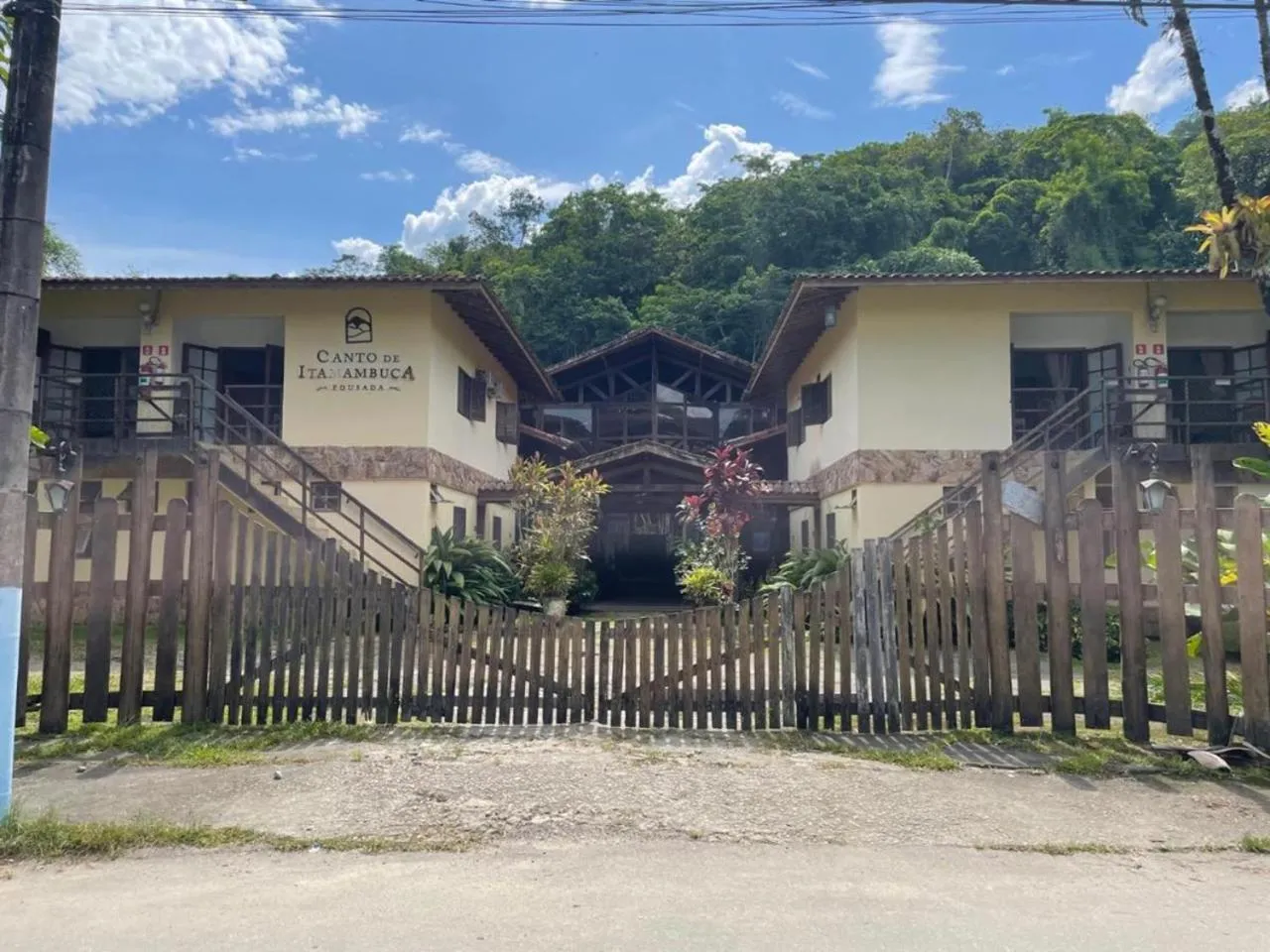 Property building in Pousada Canto de Itamambuca