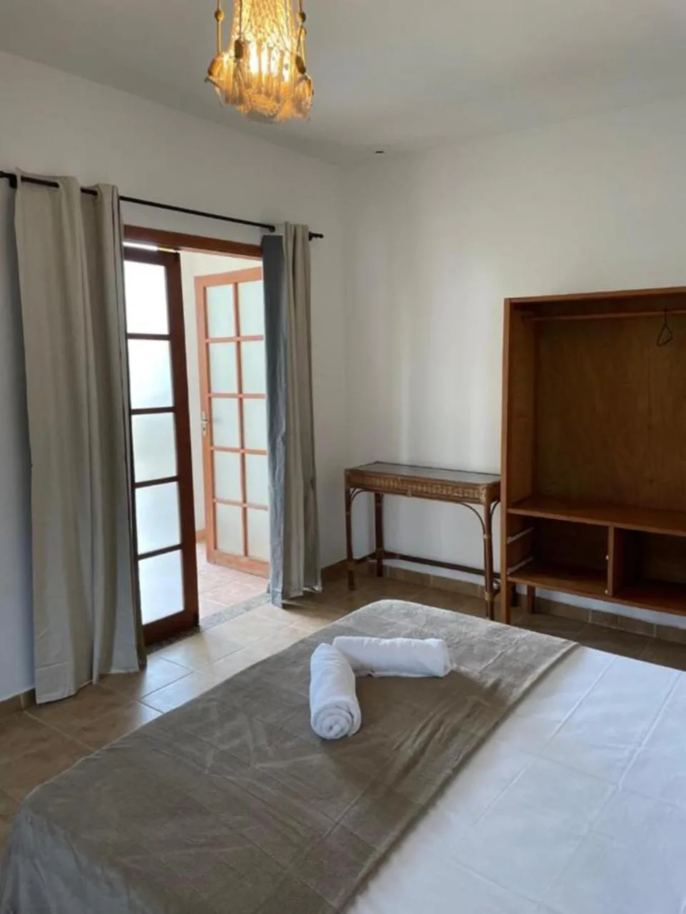 Photo of the whole room, Bed in Pousada Canto de Itamambuca