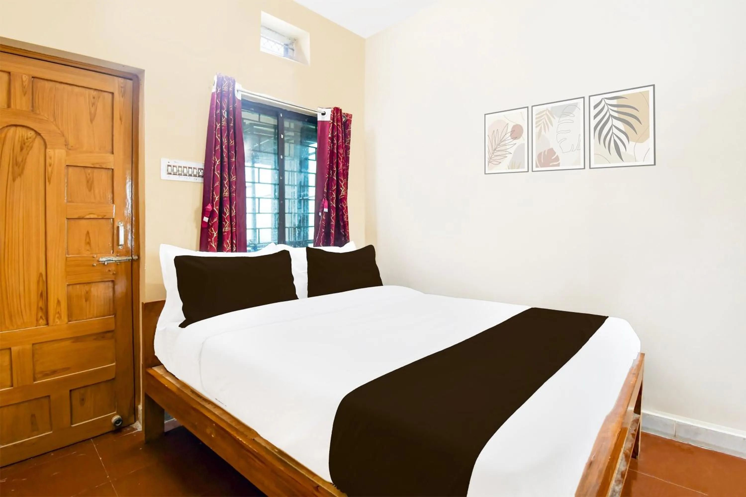 Bedroom, Bed in Hotel O Khushi Guest House