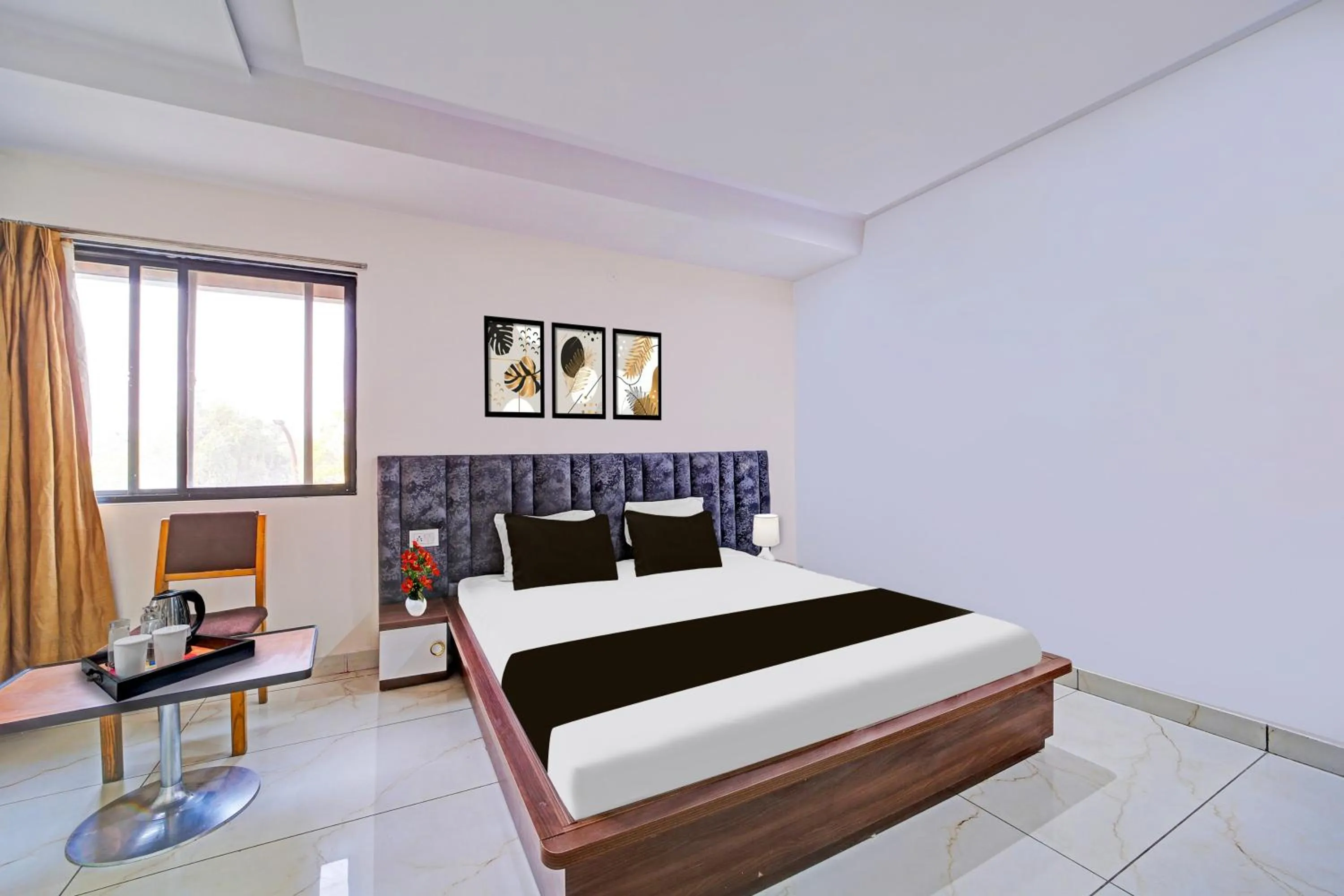 Bedroom, Bed in Townhouse LIG Main Road Indore