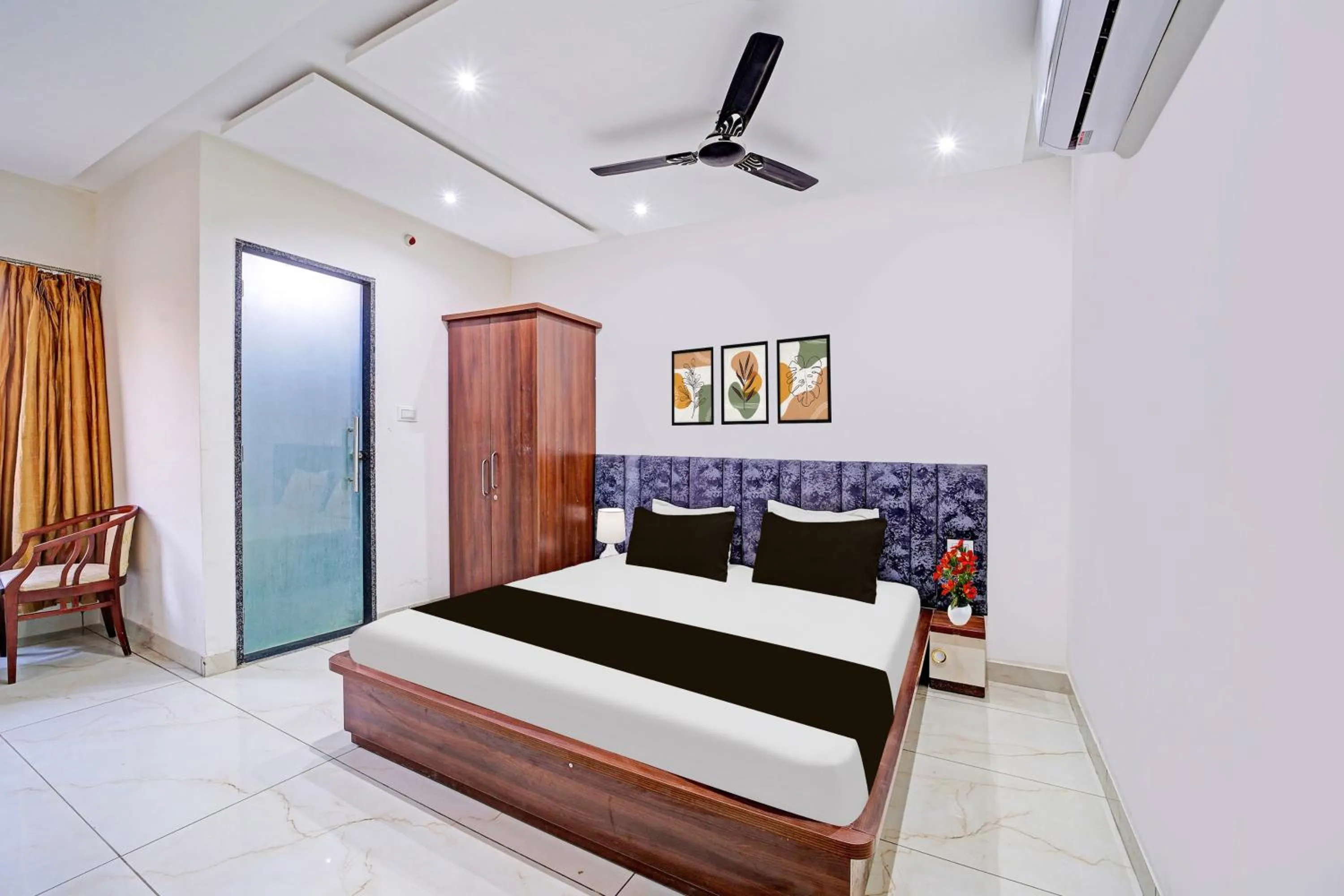 Bedroom, Bed in Townhouse LIG Main Road Indore