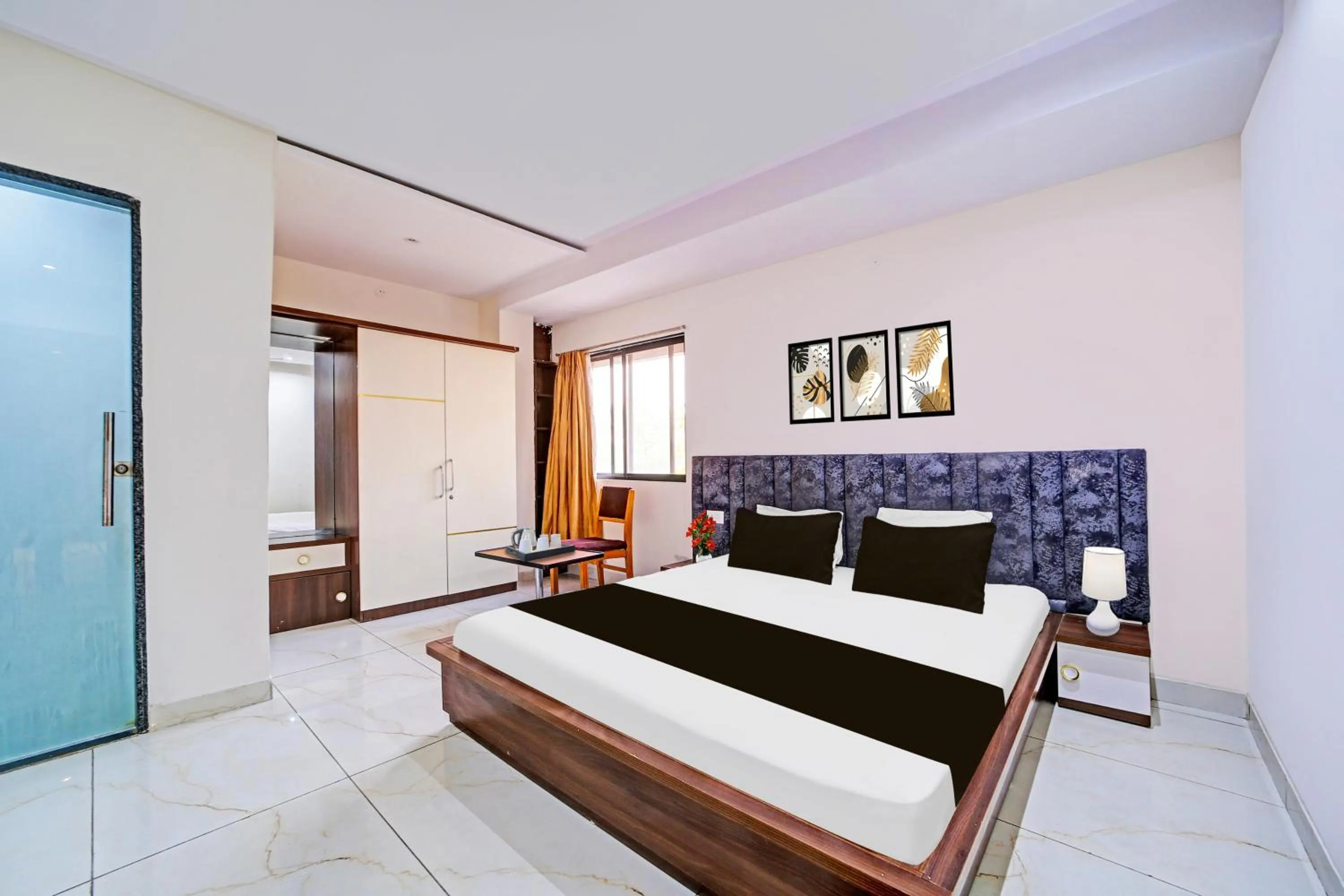 Bedroom, Bed in Townhouse LIG Main Road Indore