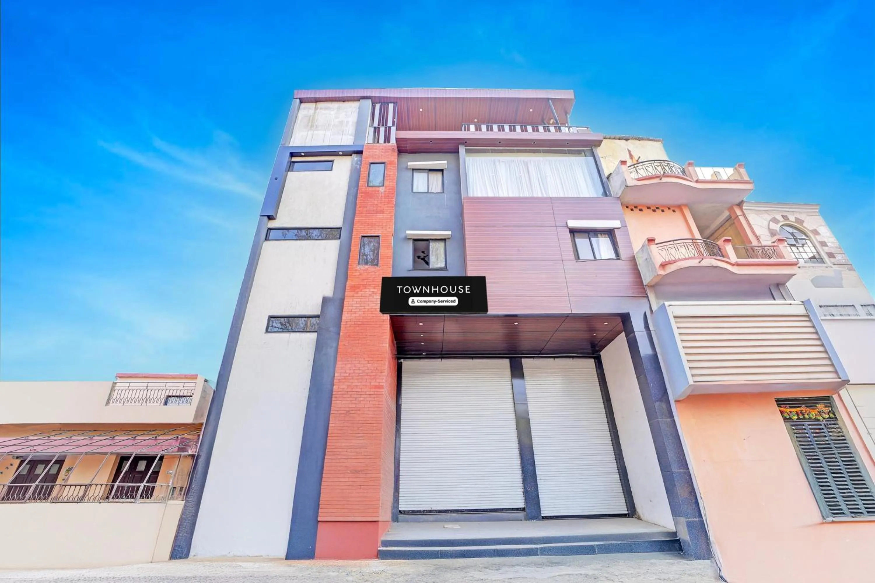 Facade/entrance in Townhouse LIG Main Road Indore