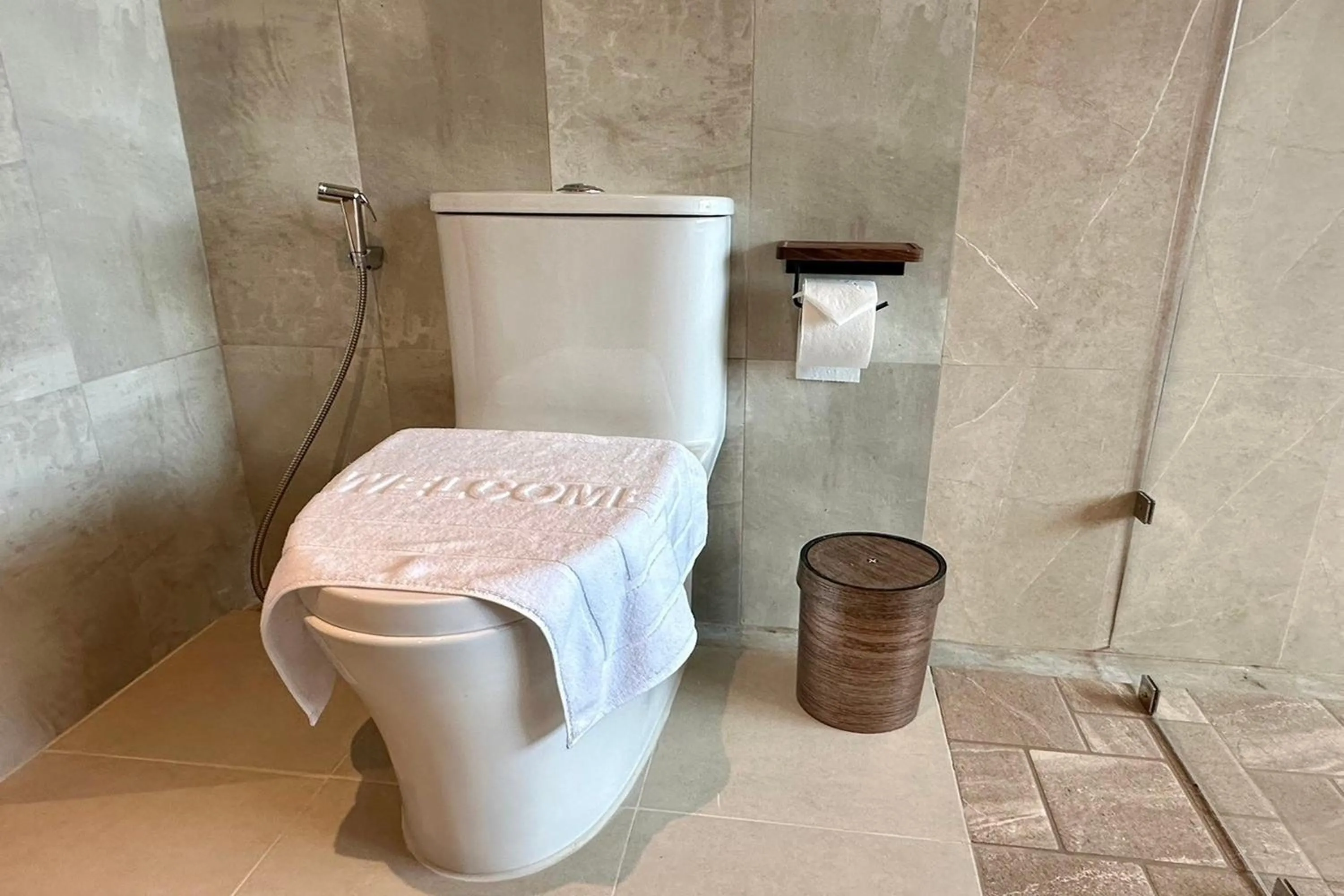 Toilet in Nuan Nil Secret Courtyard