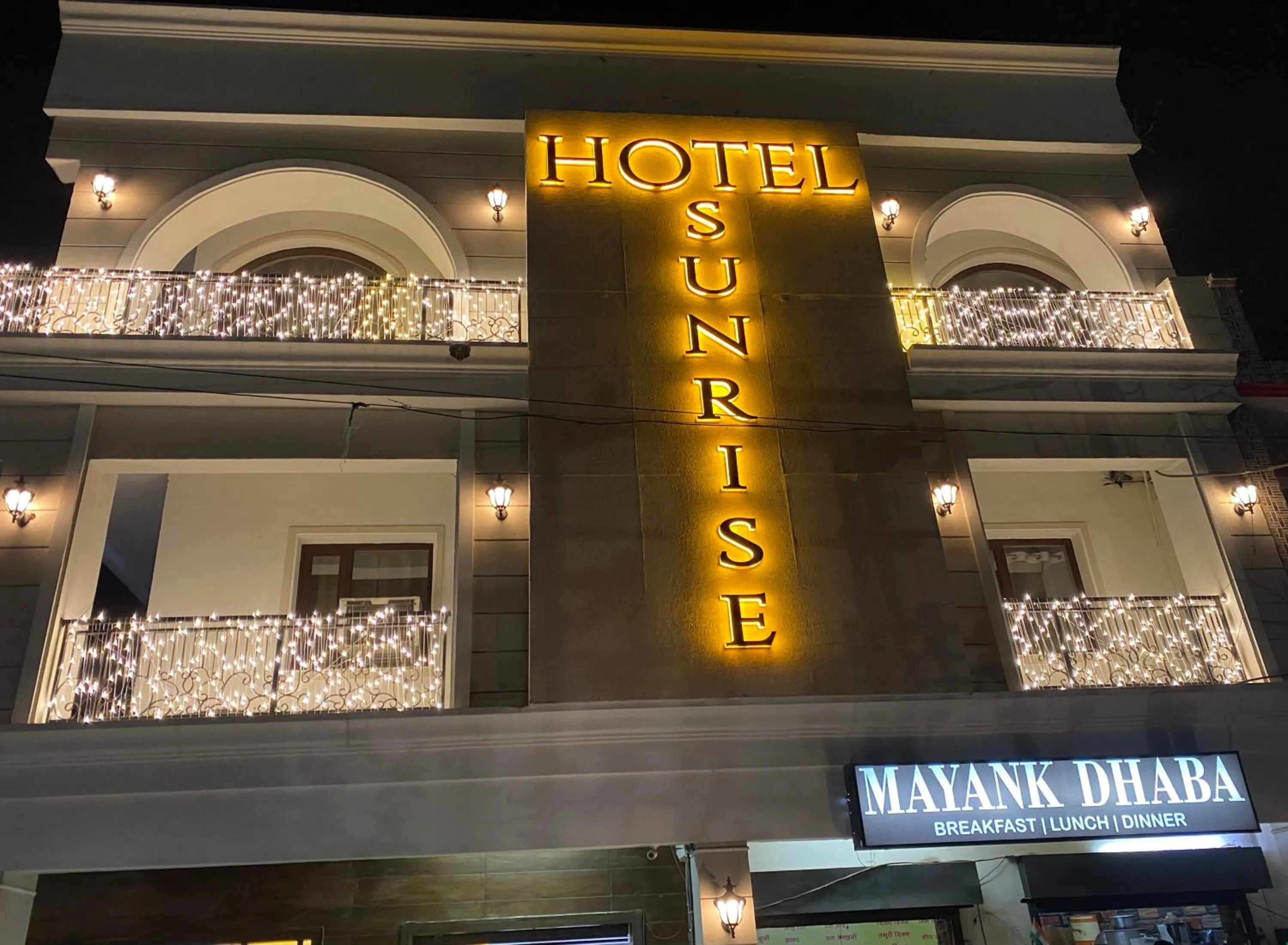 Property building in Hotel Sunrise