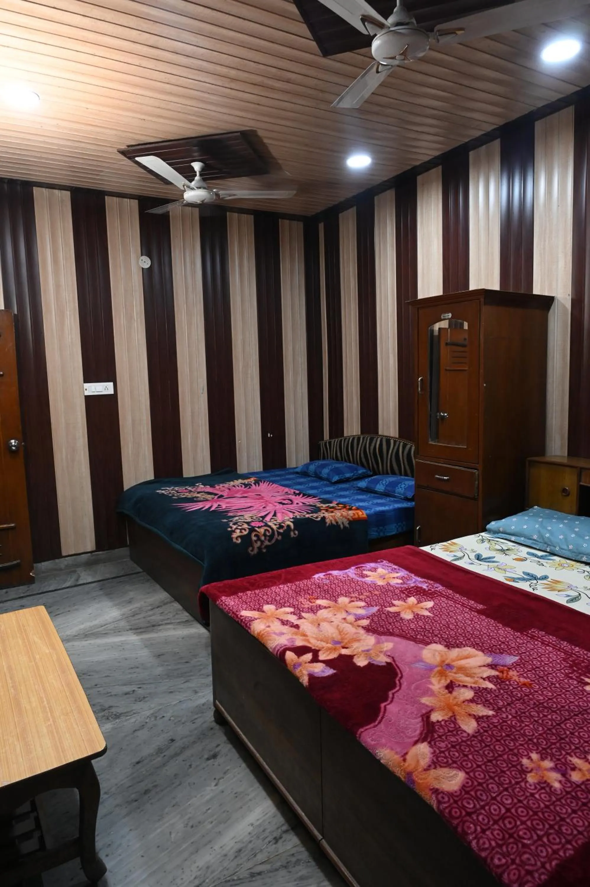 Bedroom, Bed in Hotel Sunrise