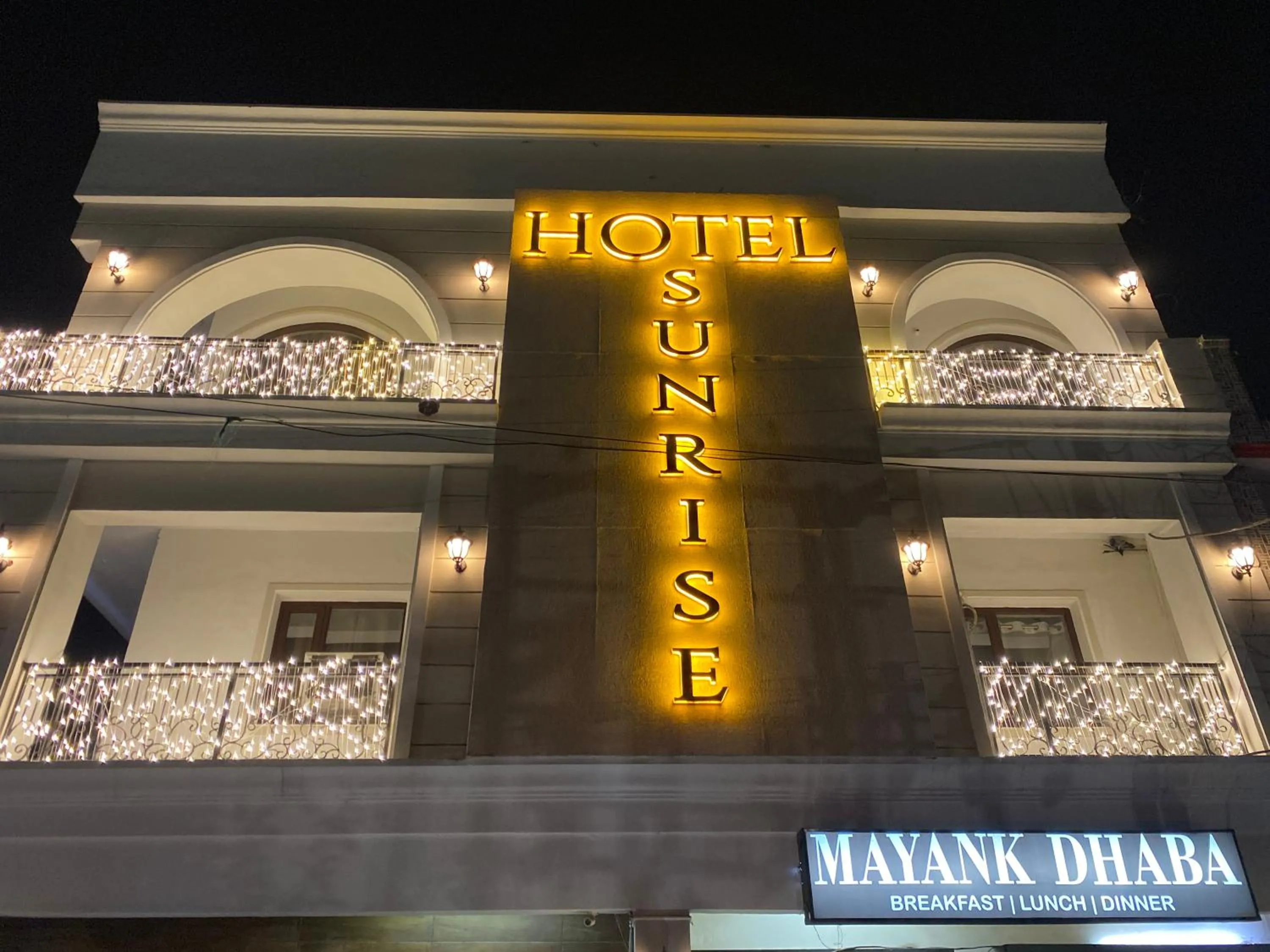 Property building in Hotel Sunrise