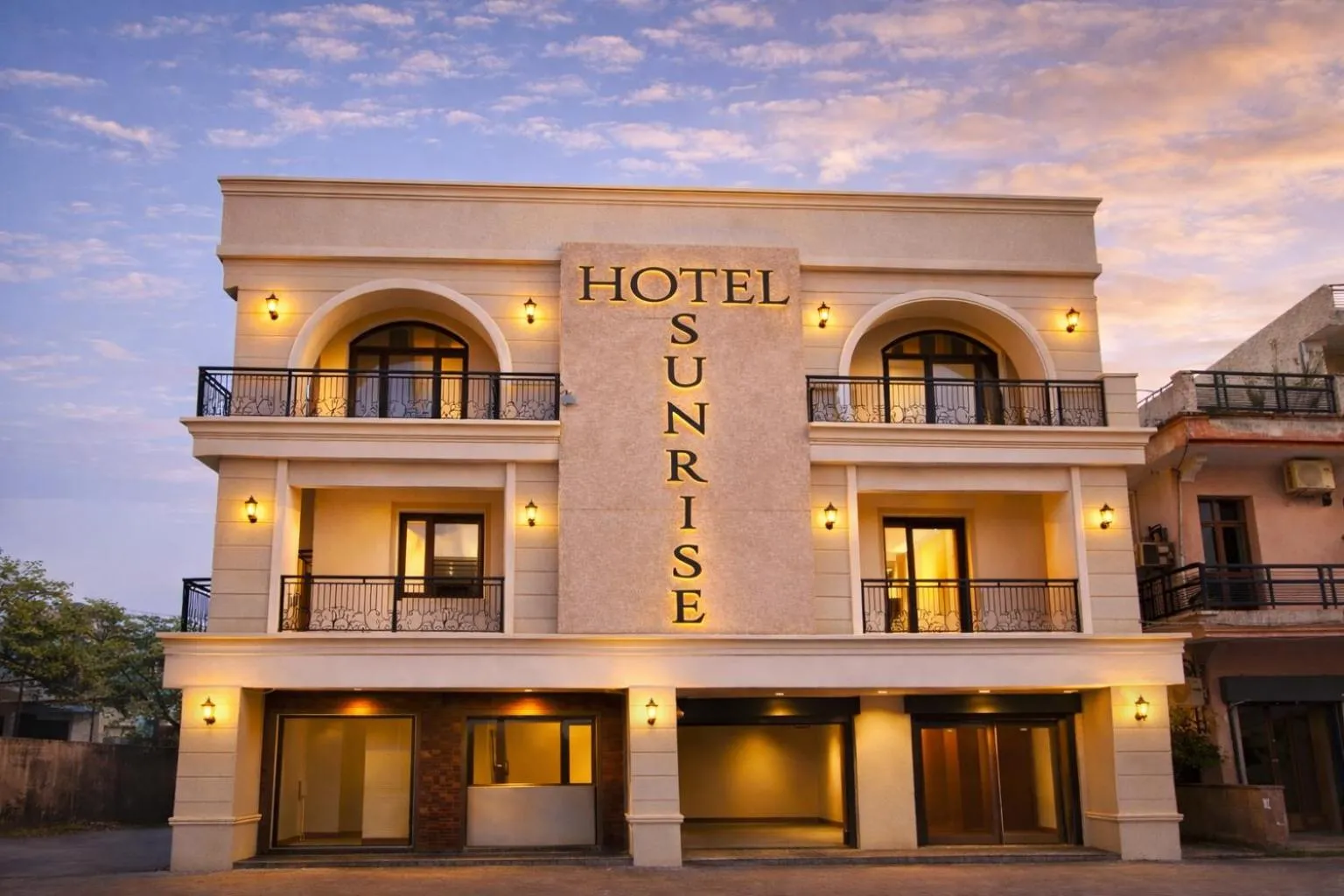 Property building in Hotel Sunrise