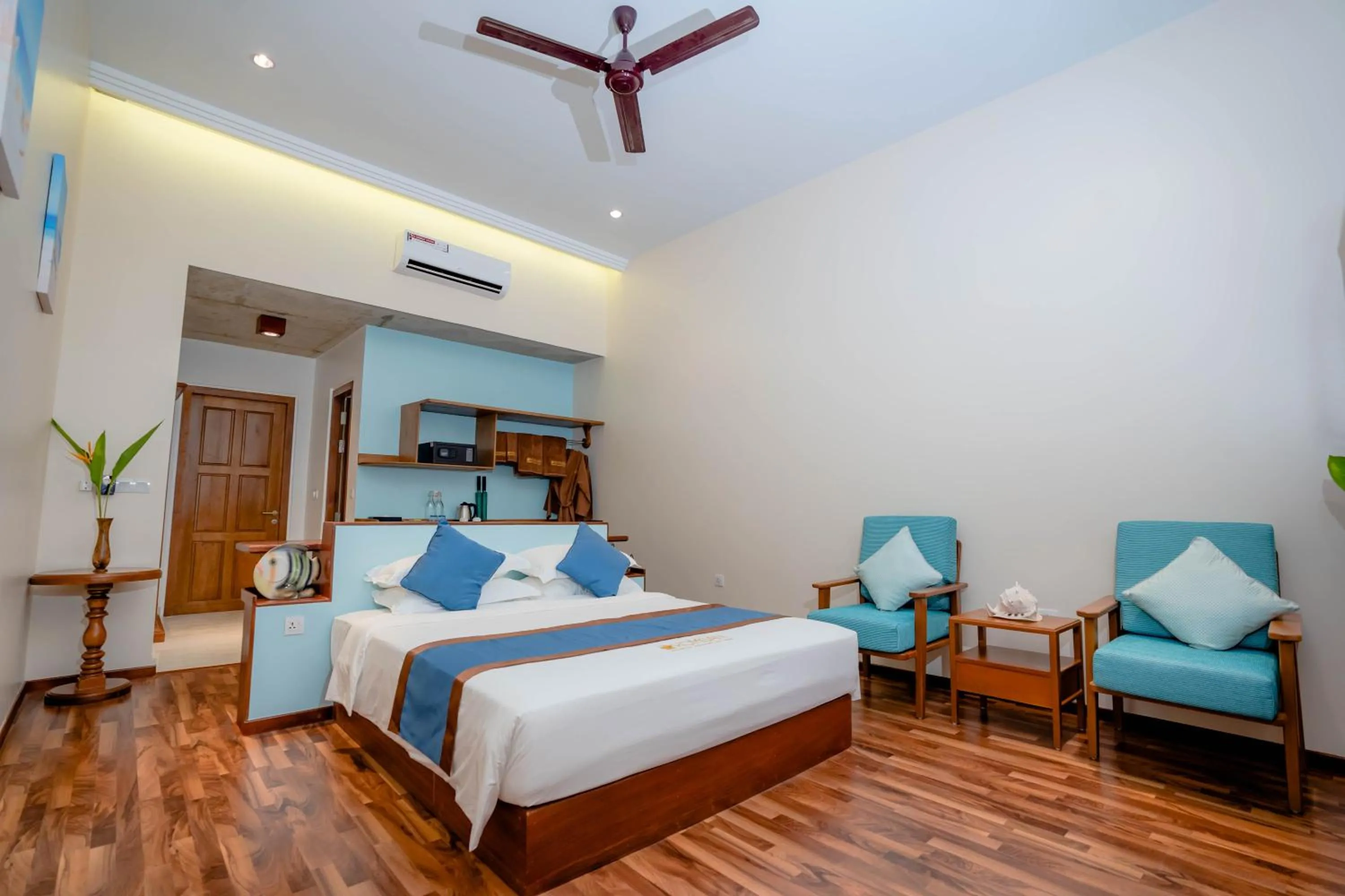 Photo of the whole room, Bed in Komsan Kampot Resort