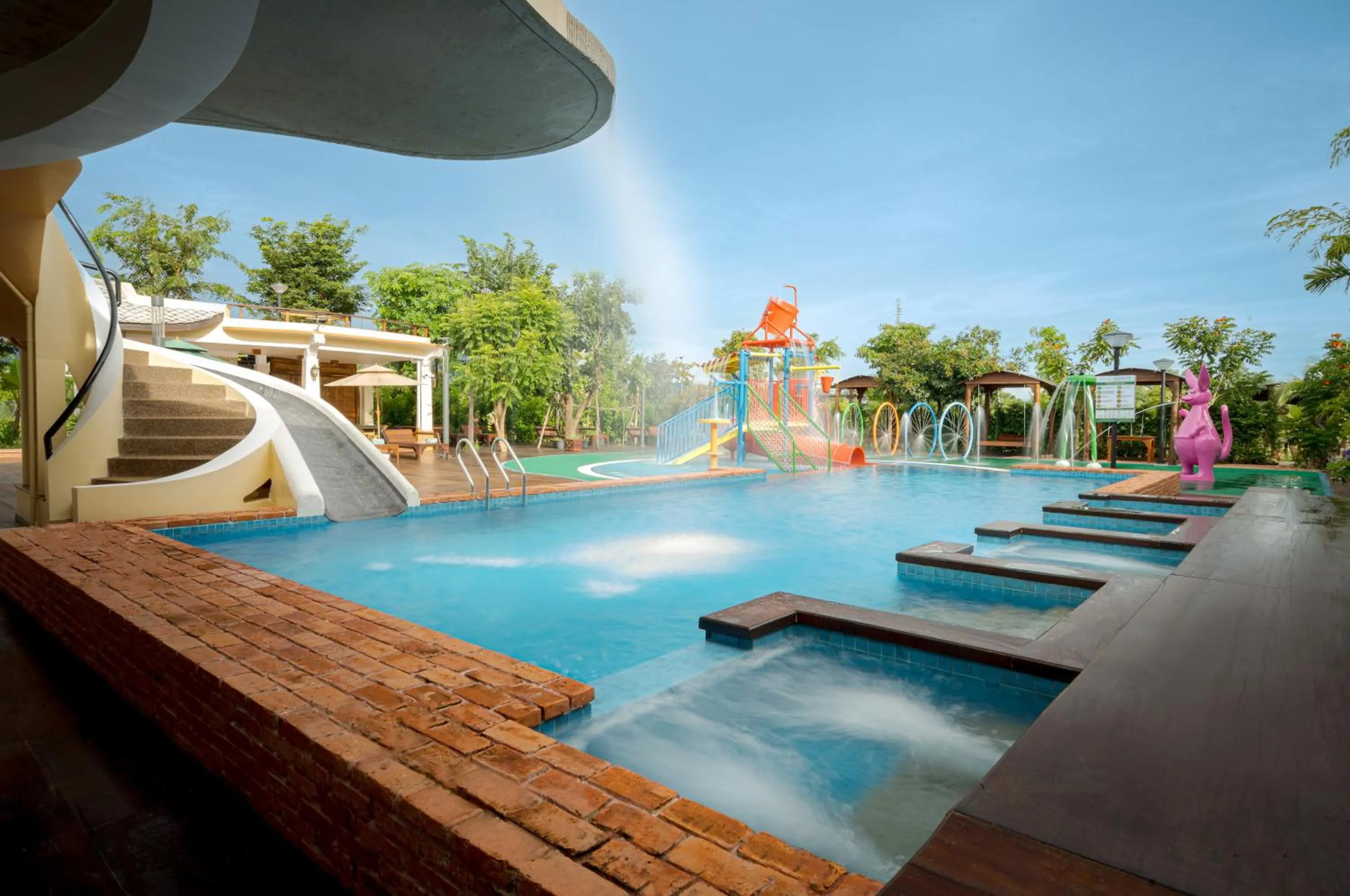 Day in Komsan Kampot Resort