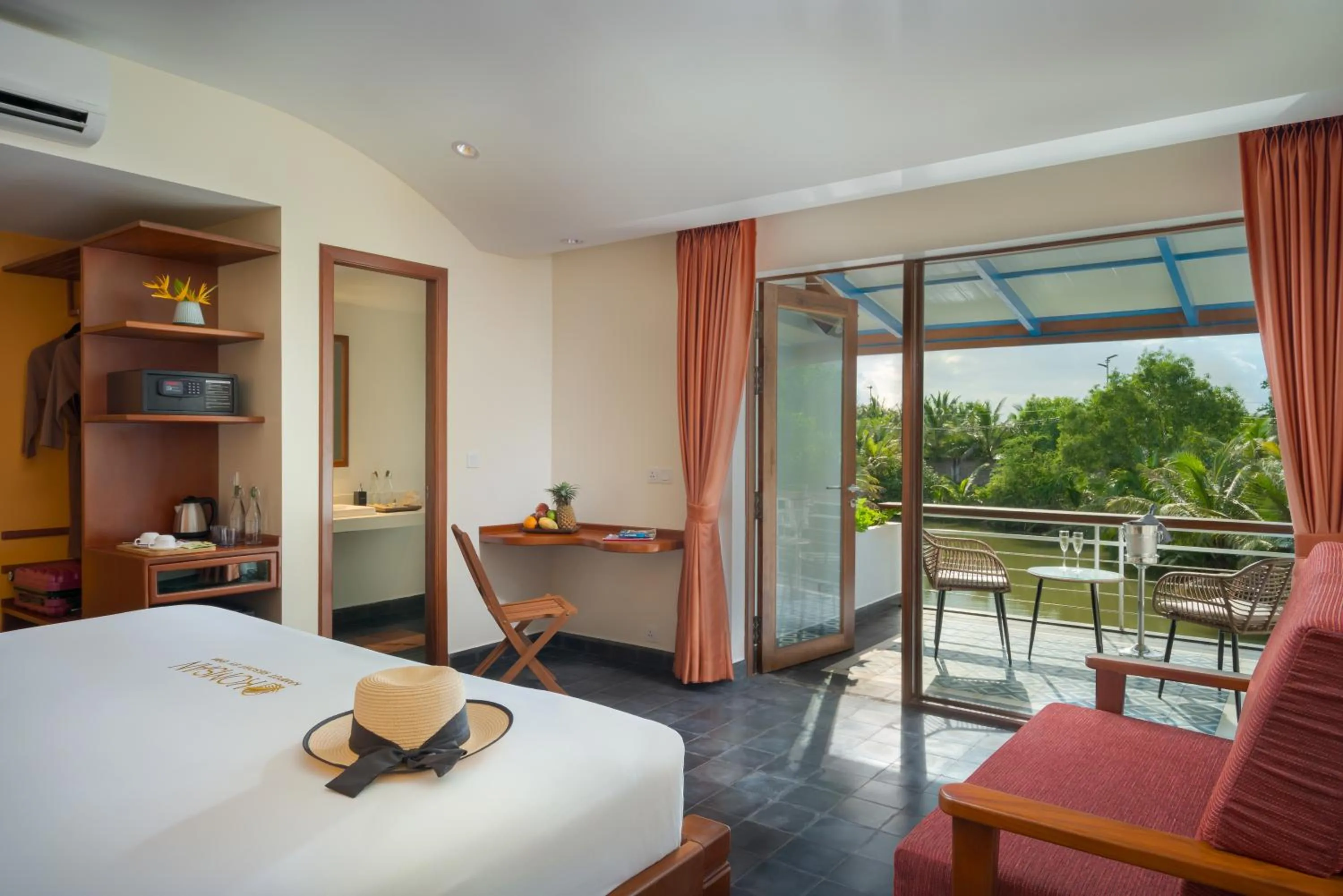 Bed in Komsan Kampot Resort