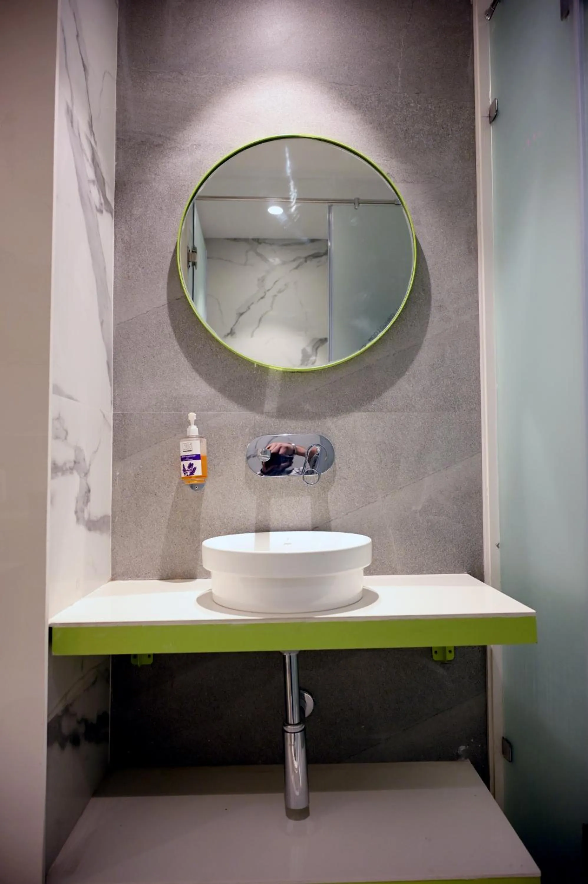 Bathroom in Hotel Le Roi Express Karol Bagh