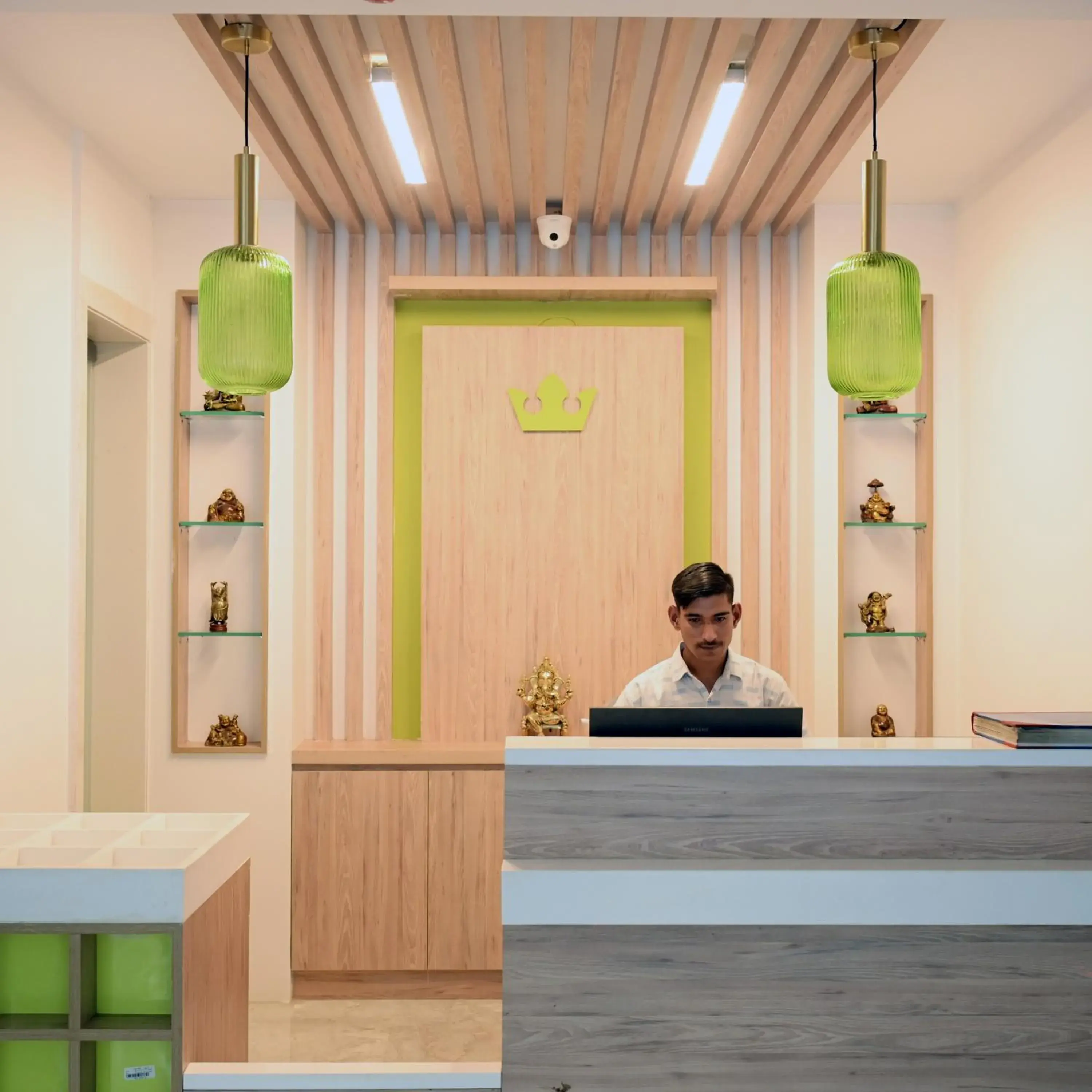 Lobby or reception in Hotel Le Roi Express Karol Bagh Lobby or reception in Hotel Le Roi Express Karol Bagh