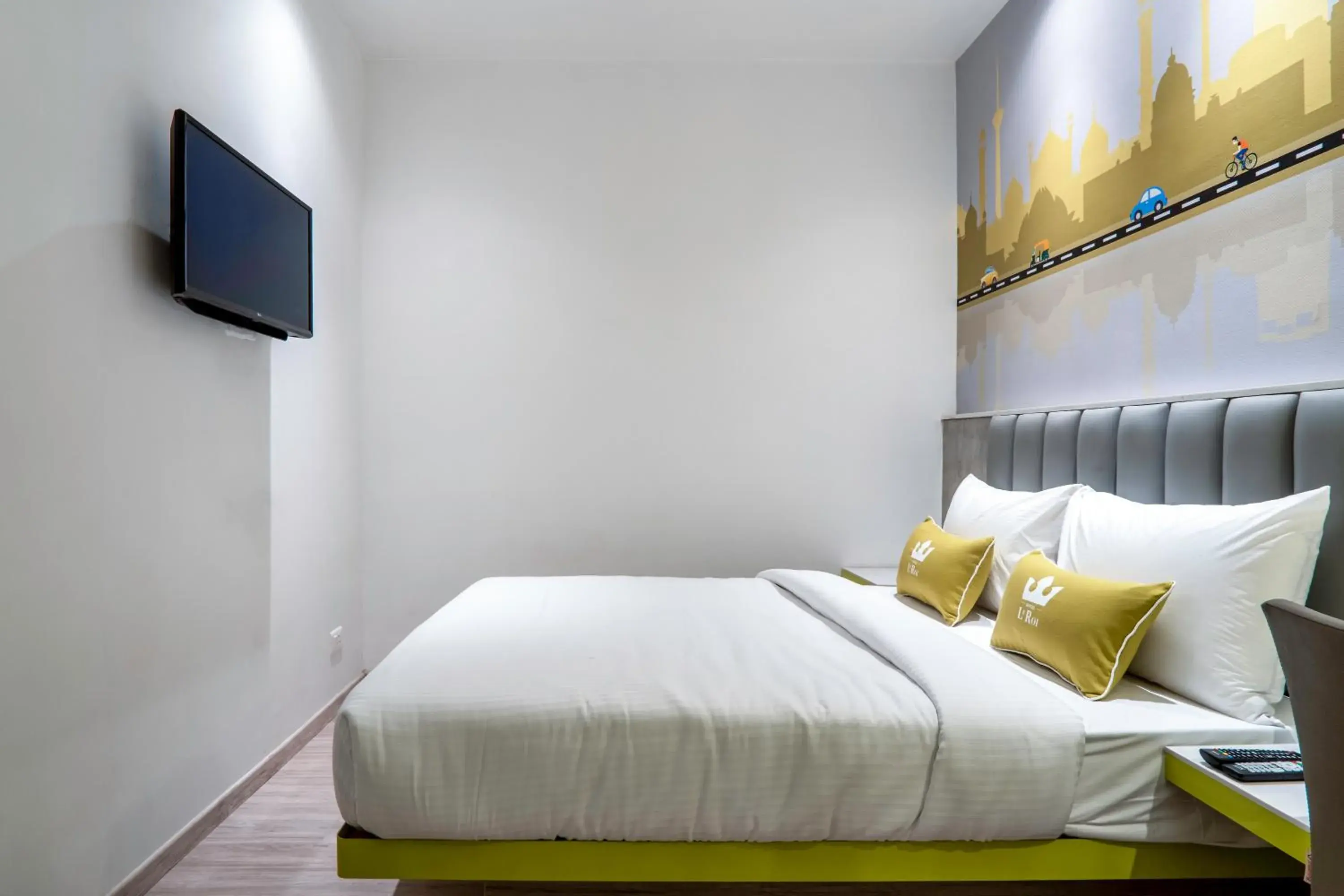 Bed in Hotel Le Roi Express Karol Bagh Bed in Hotel Le Roi Express Karol Bagh