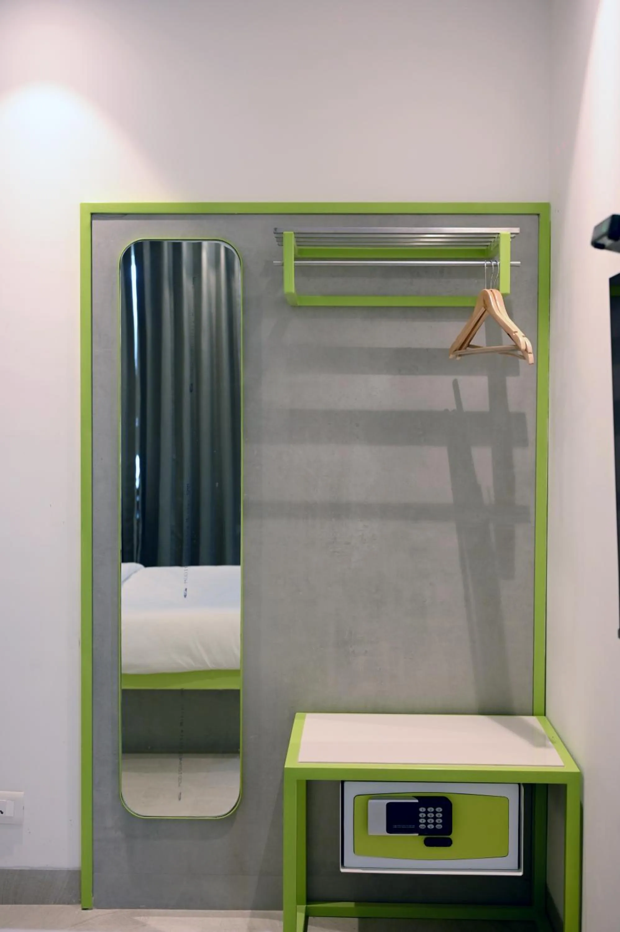 wardrobe, Bed in Hotel Le Roi Express Karol Bagh