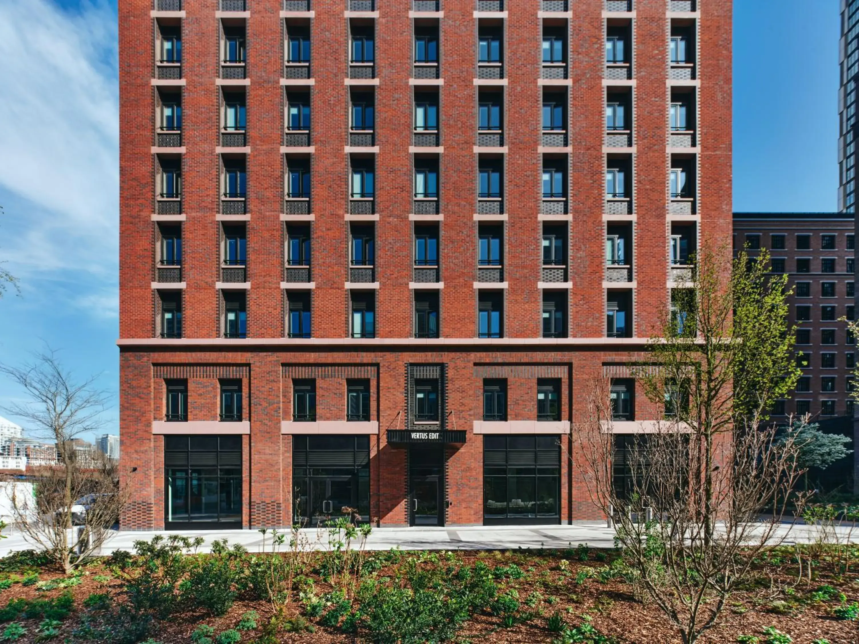 Property building in Vertus Edit Canary Wharf Property building in Vertus Edit Canary Wharf