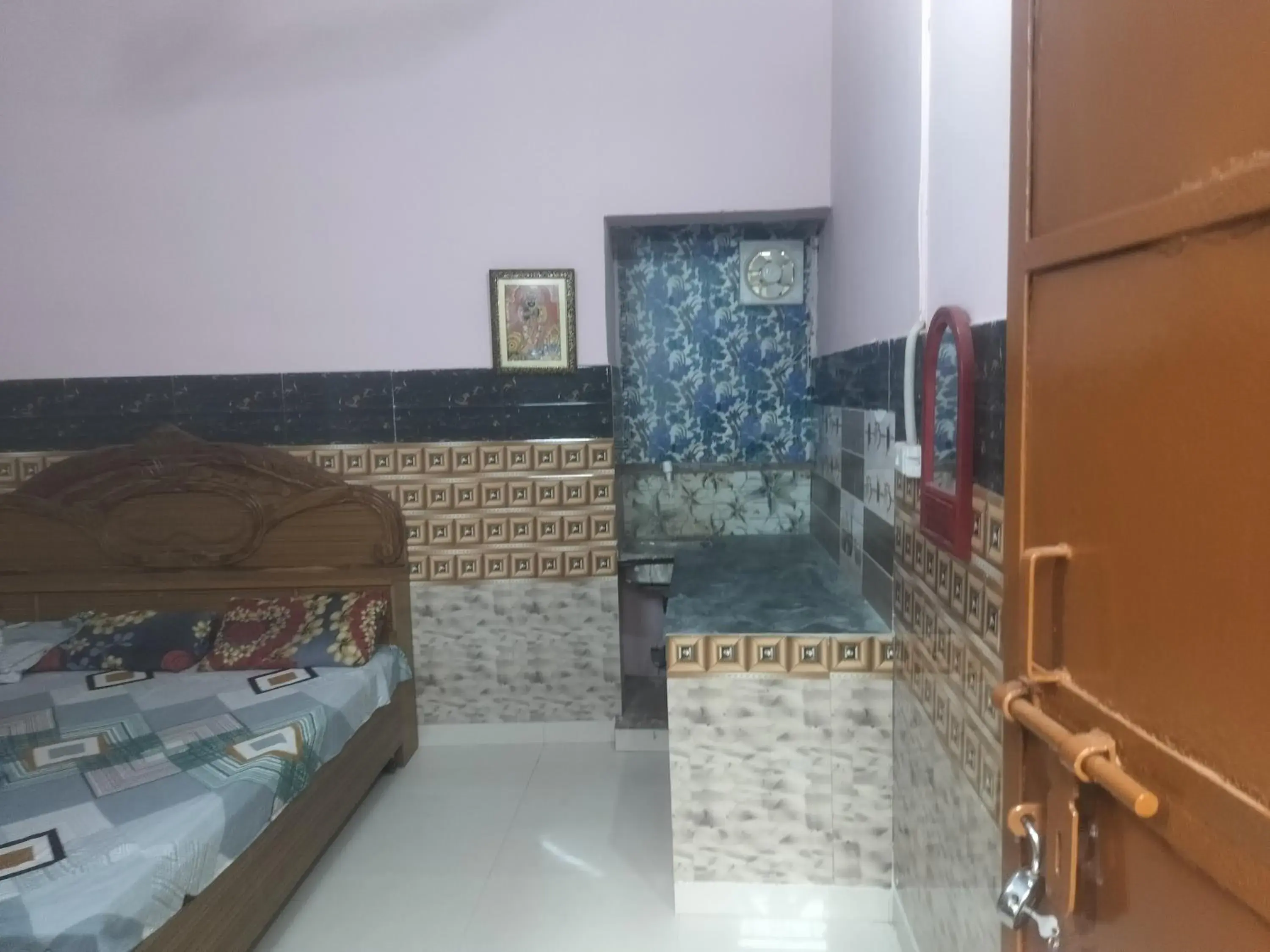 Kitchen or kitchenette, Bed in Shri Krishna Kunj homestay Kitchen or kitchenette, Bed in Shri Krishna Kunj homestay