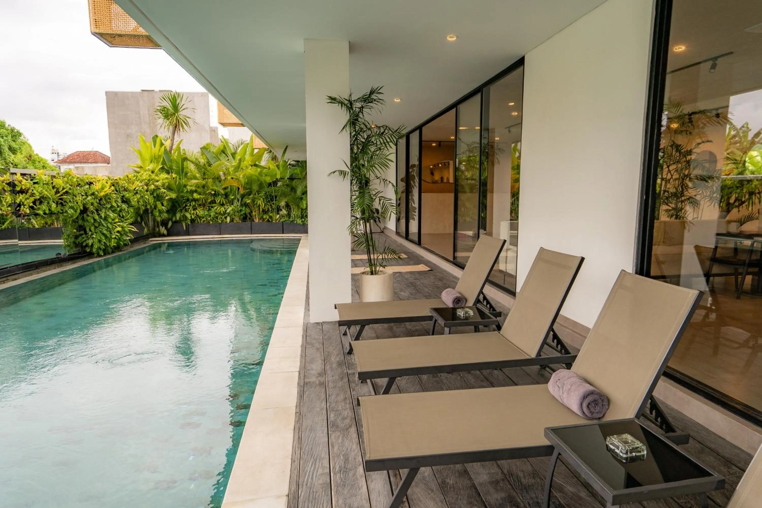 Swimming pool in Sunny Nine Villa by Betterplace
