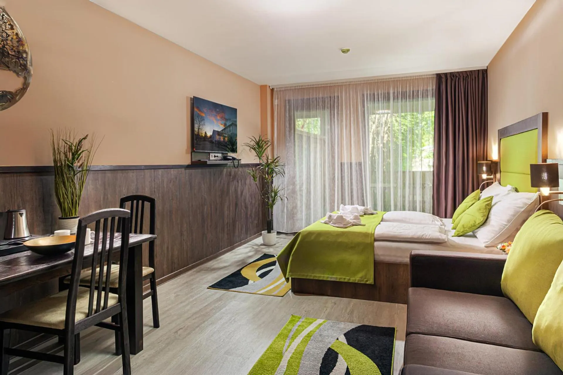 View (from property/room), Bed in Park Hotel Bükfürdő