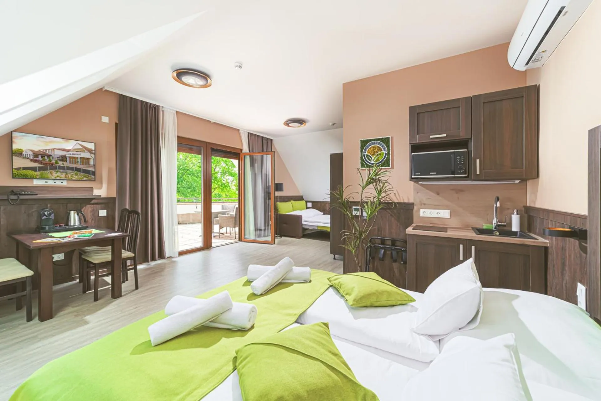 TV and multimedia, Bed in Park Hotel Bükfürdő