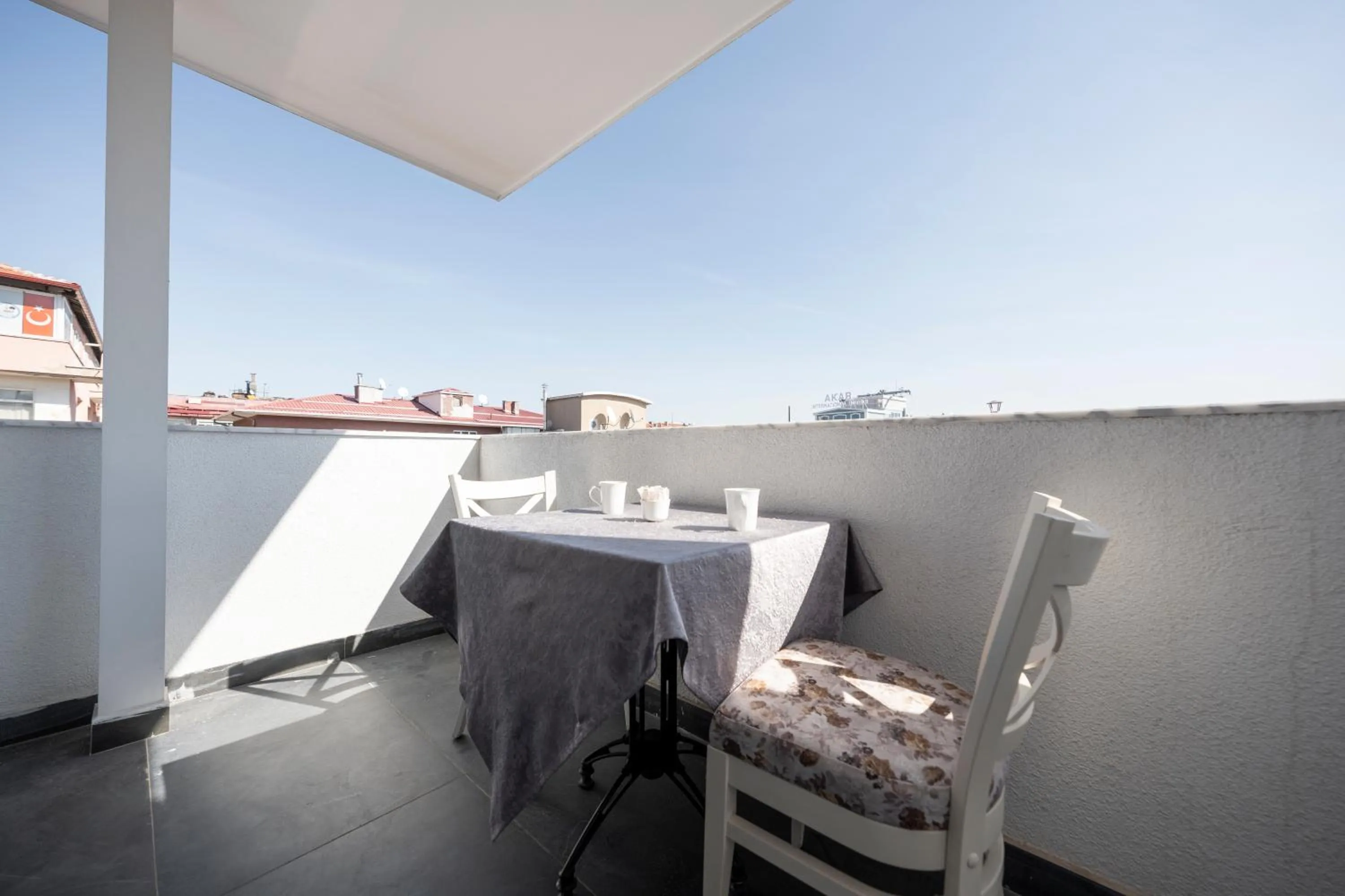 Balcony/Terrace in Maltepe MANHATTAN OTEL