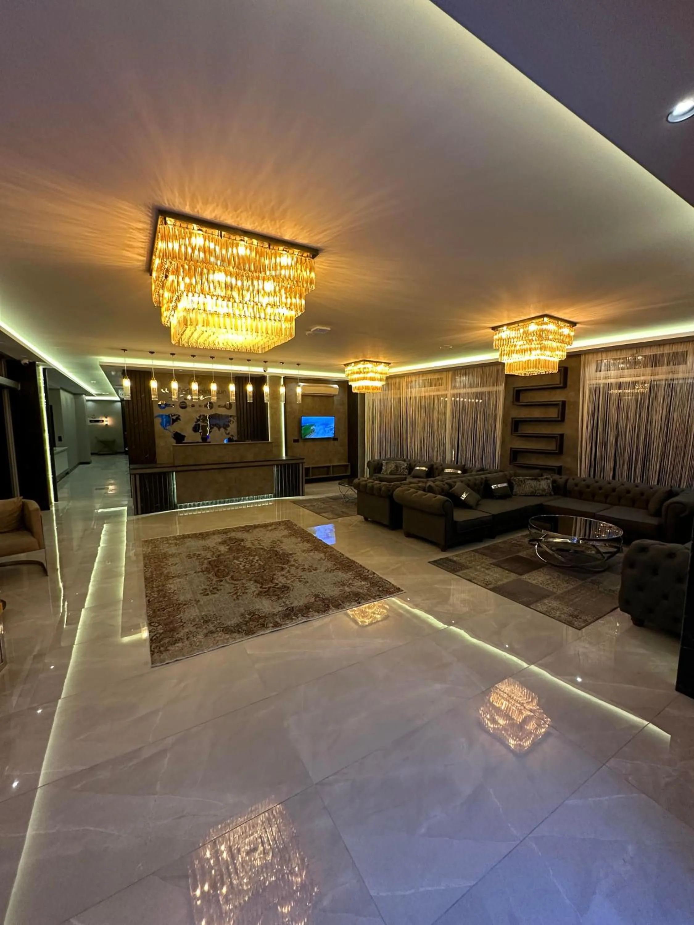 Lobby or reception in Comfort Point Two Hotel