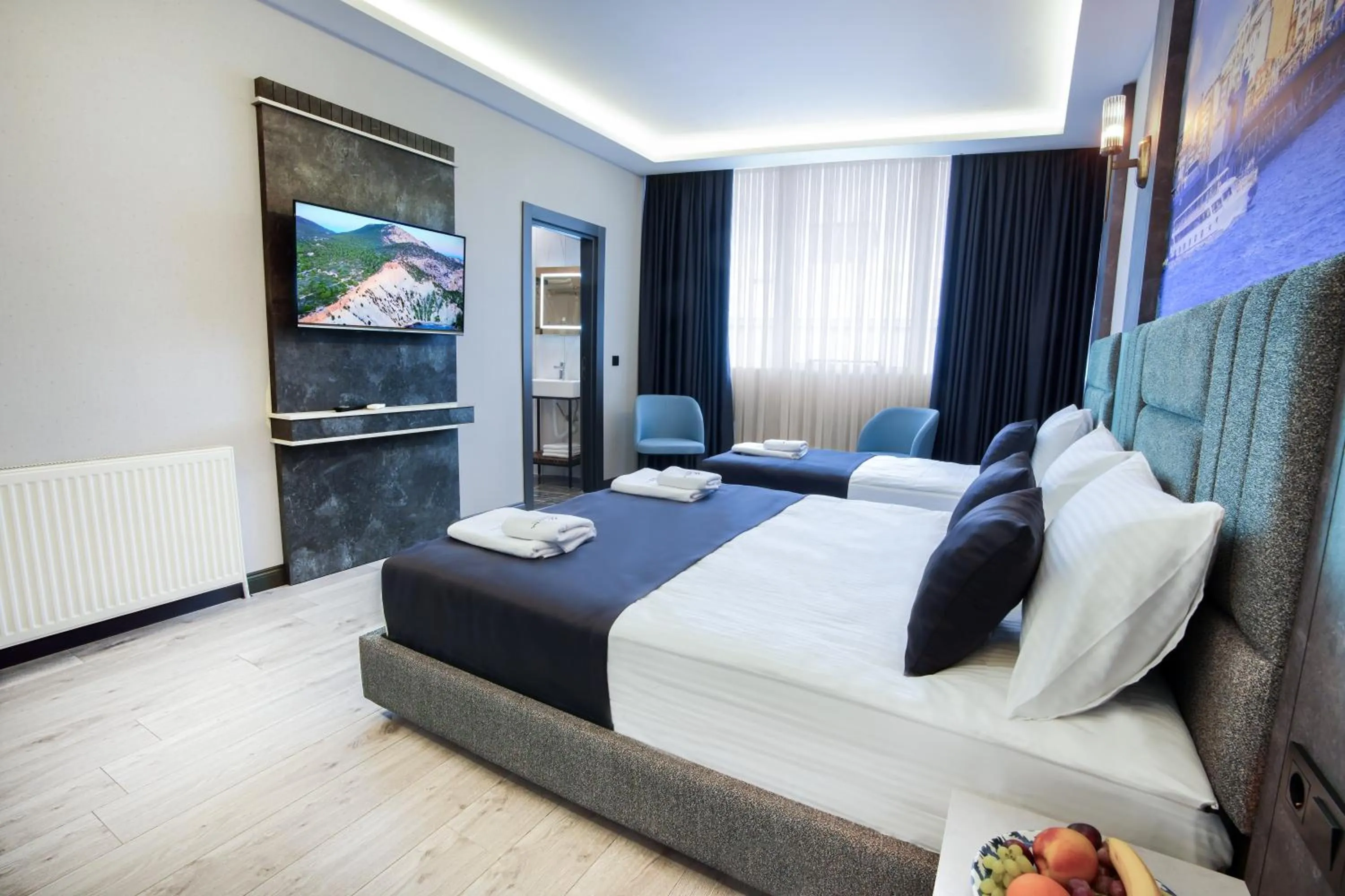 Bedroom, Bed in Comfort Point Two Hotel