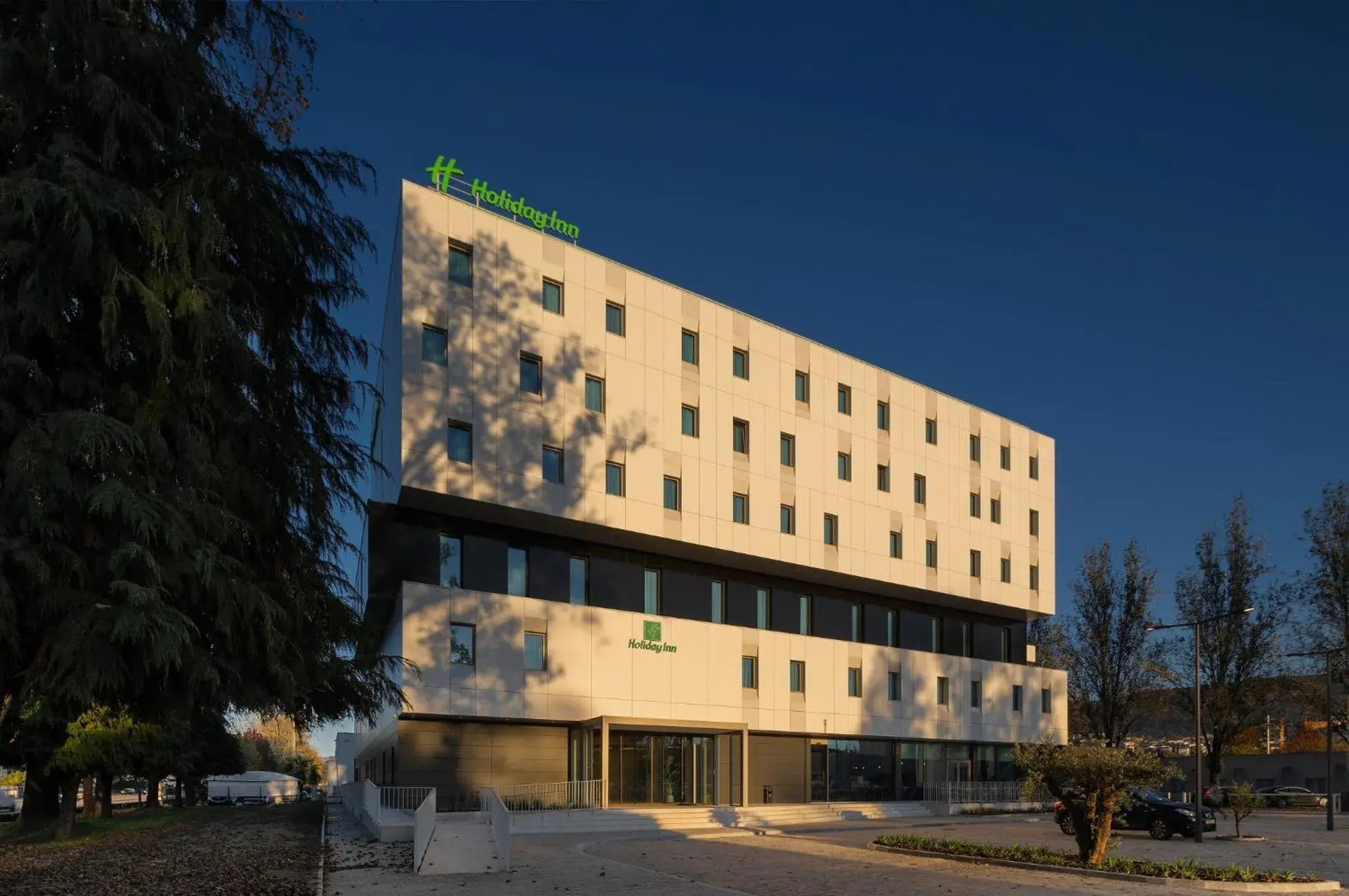 Property building in Holiday Inn Braga by IHG Property building in Holiday Inn Braga by IHG