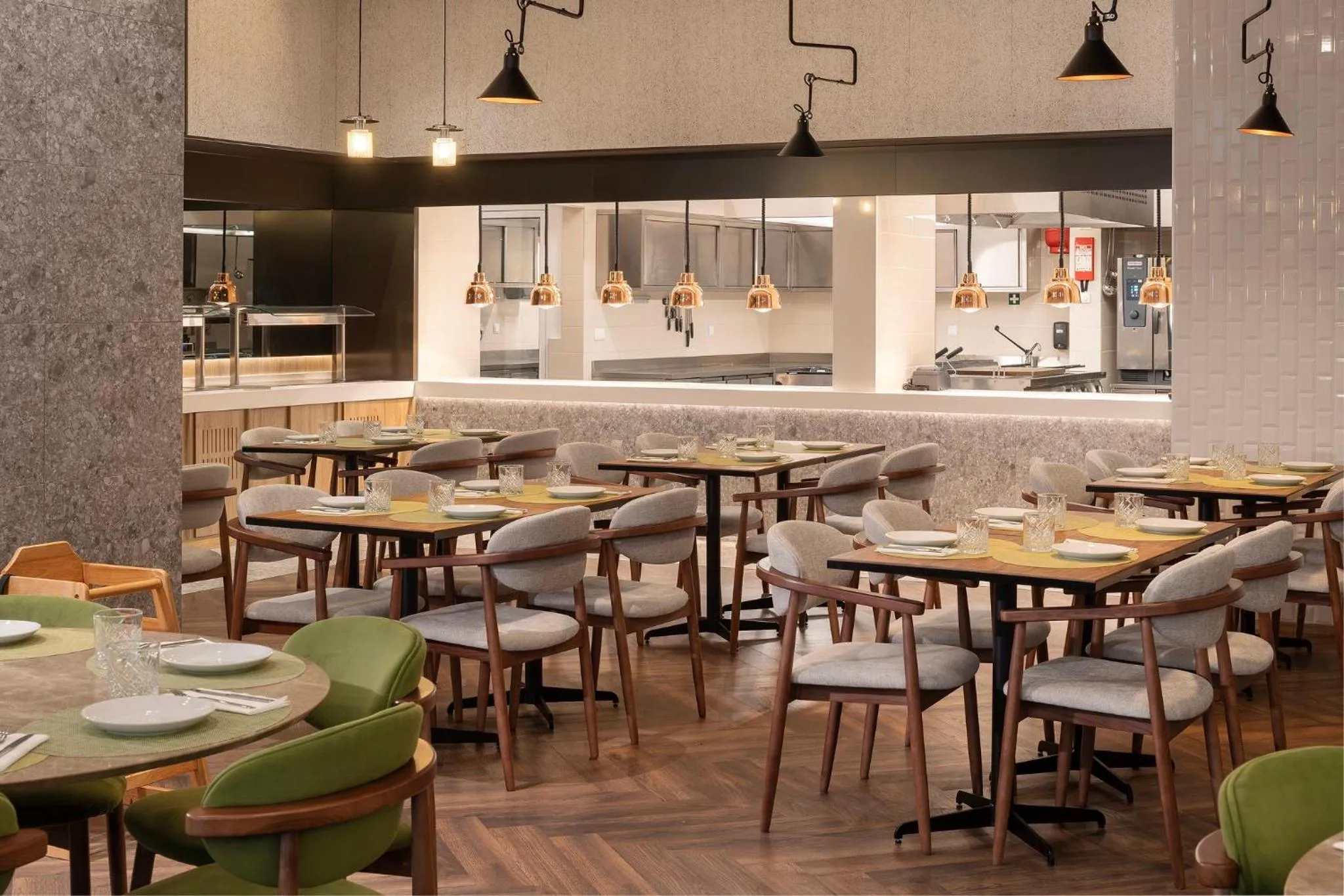 Restaurant/places to eat in Holiday Inn Braga by IHG