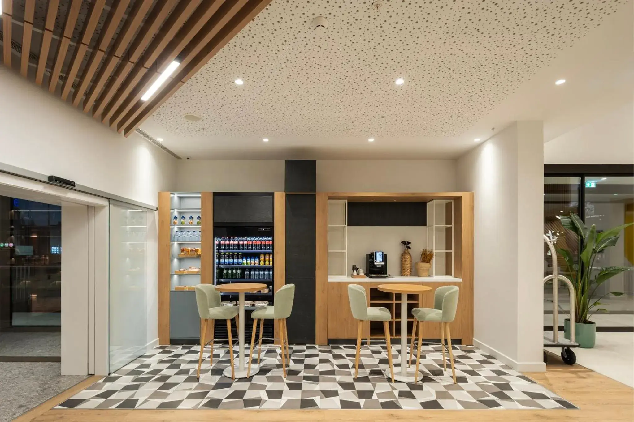 Property building in Holiday Inn Braga by IHG Property building in Holiday Inn Braga by IHG