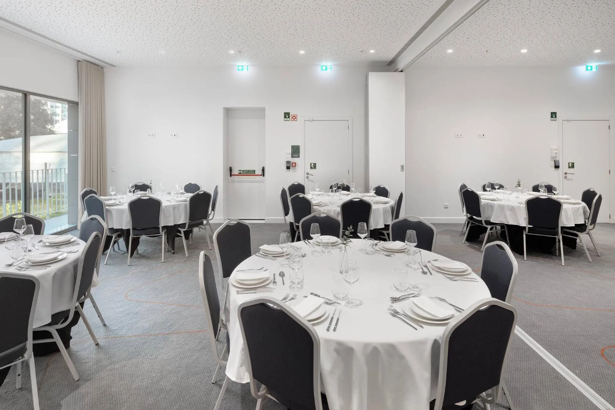 Meeting/conference room in Holiday Inn Braga by IHG