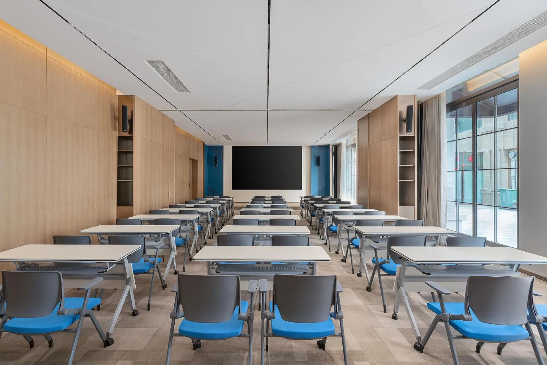 Meeting/conference room in Holiday Inn Express Datong Pingcheng by IHG