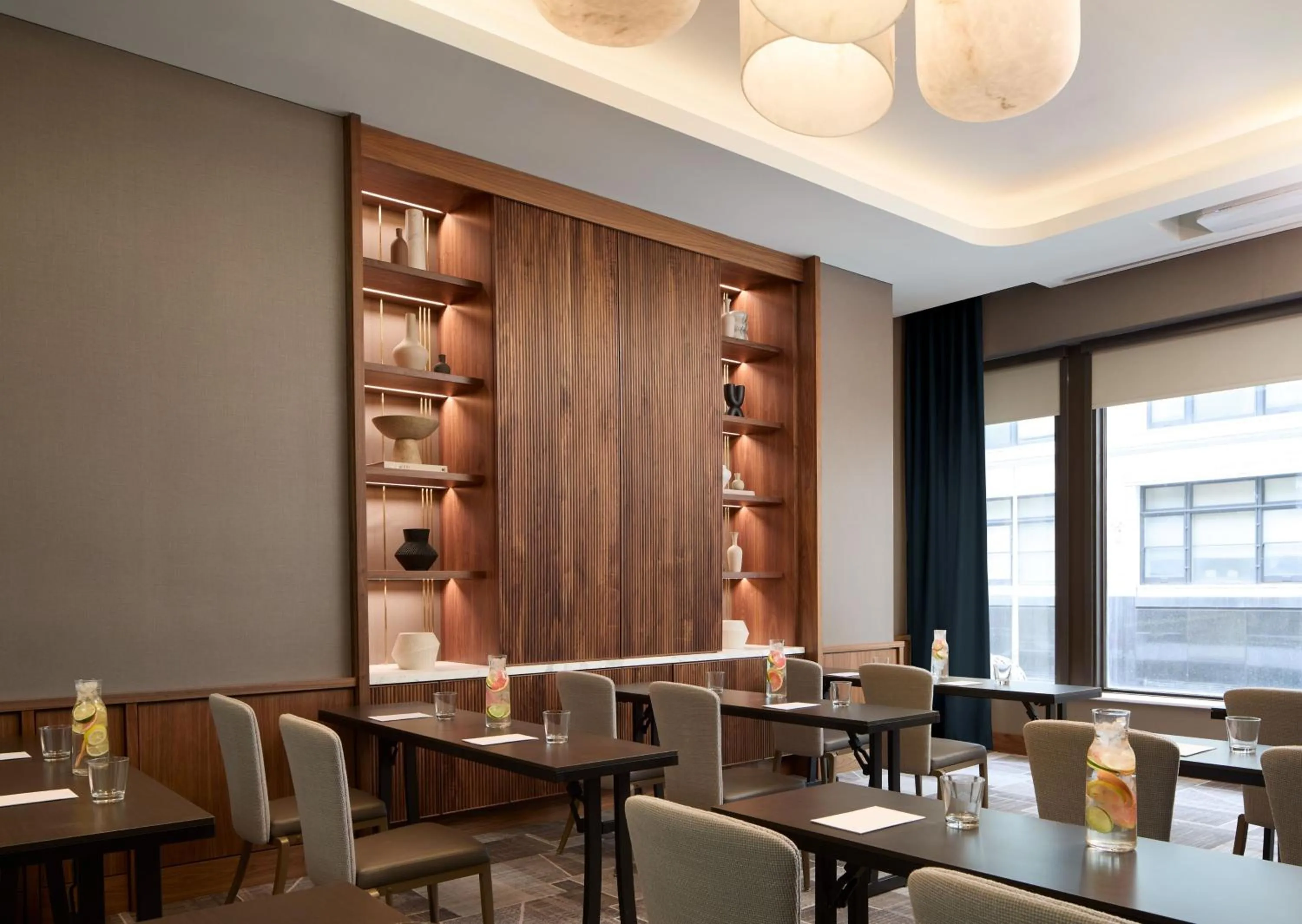 Meeting/conference room in InterContinental Indianapolis by IHG