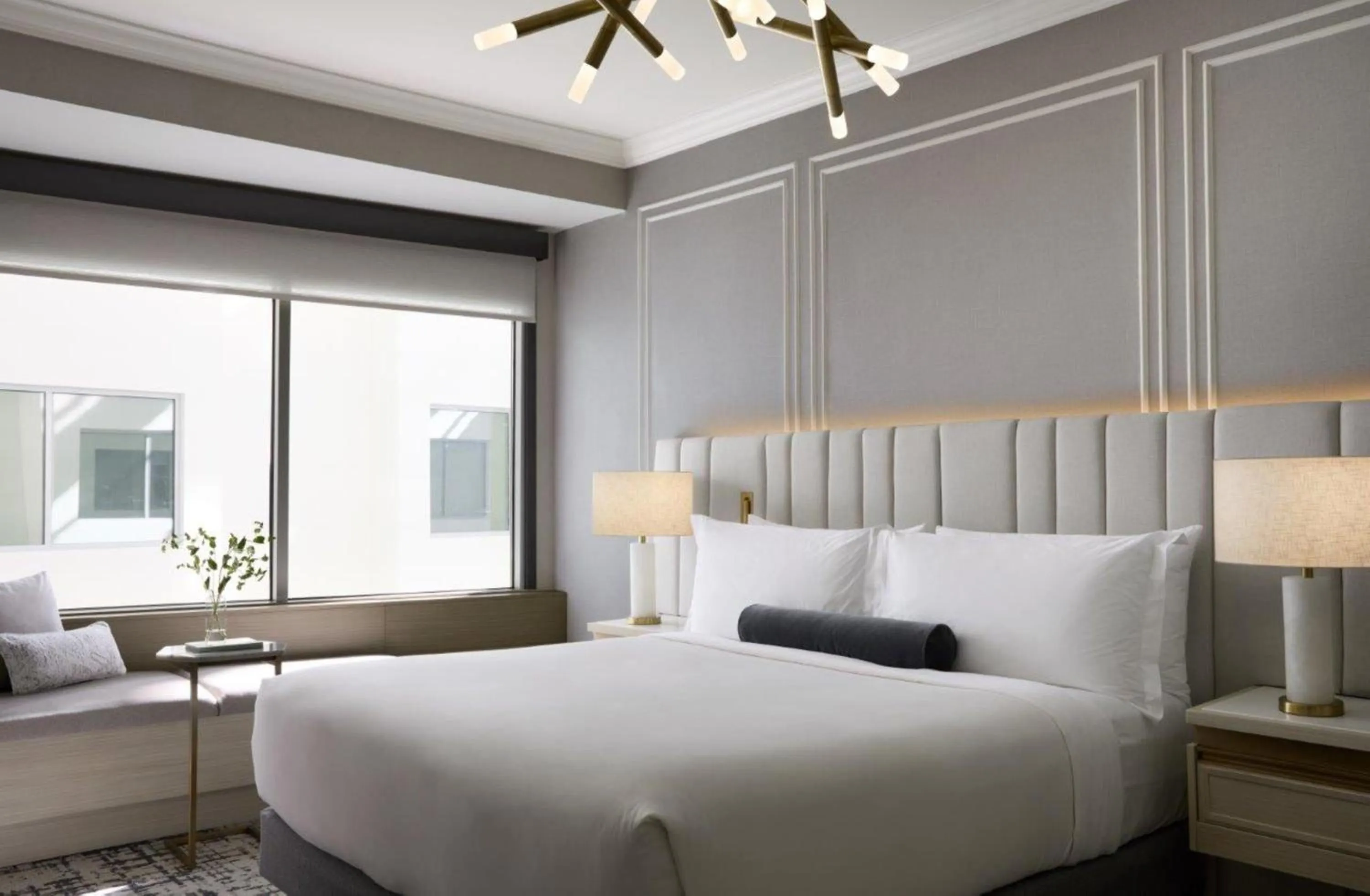 Photo of the whole room, Bed in InterContinental Indianapolis by IHG