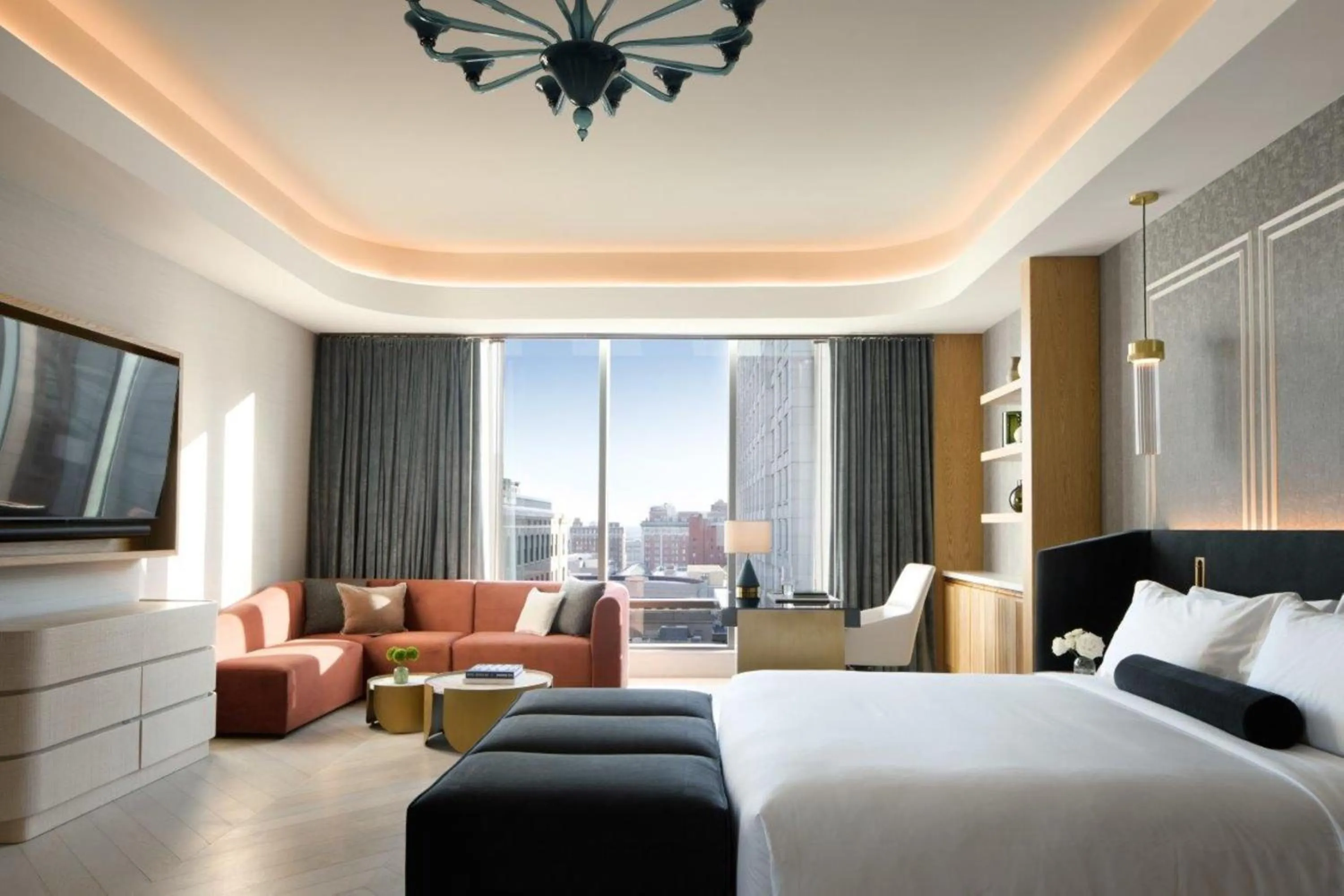 Photo of the whole room, Bed in InterContinental Indianapolis by IHG