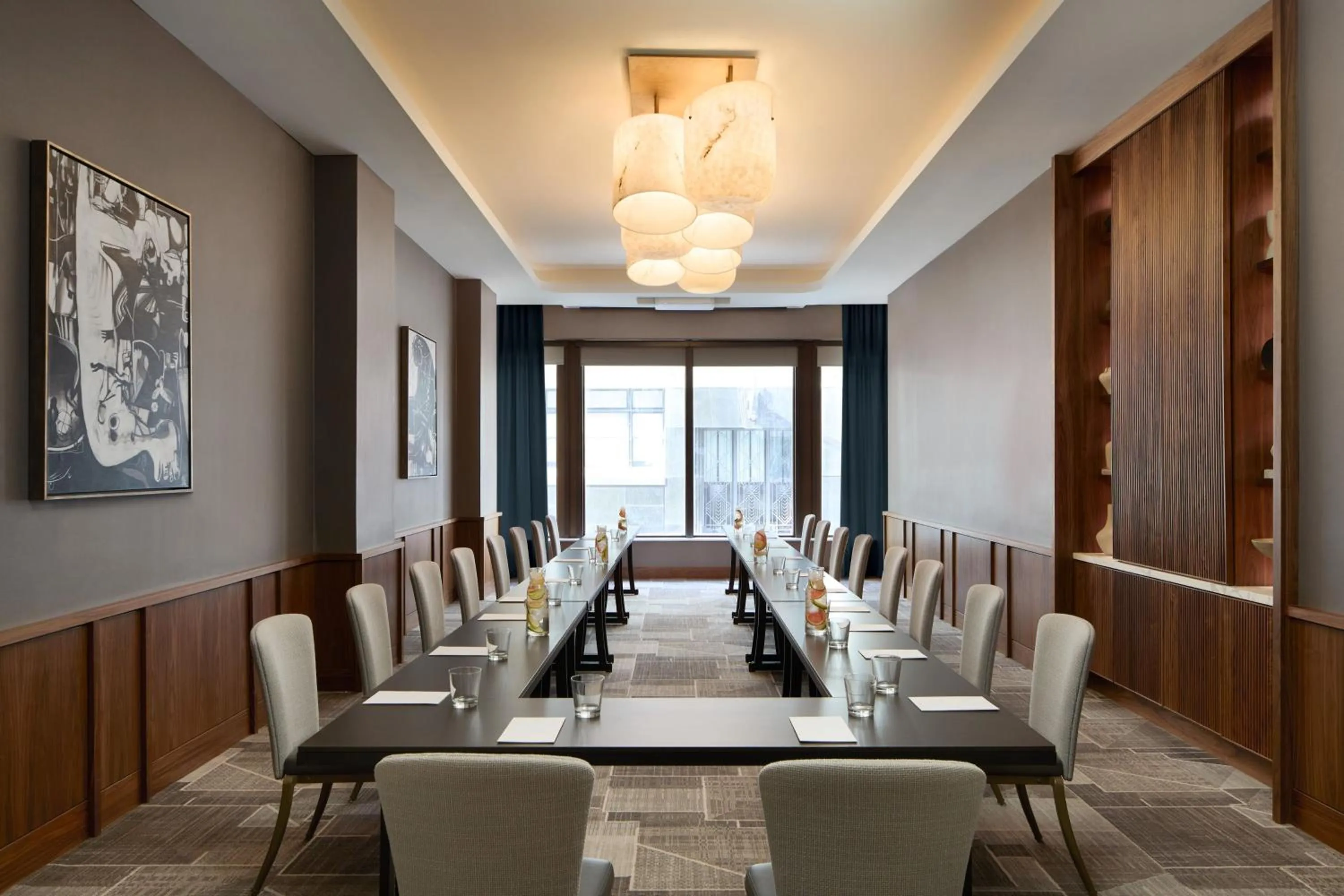 Meeting/conference room in InterContinental Indianapolis by IHG