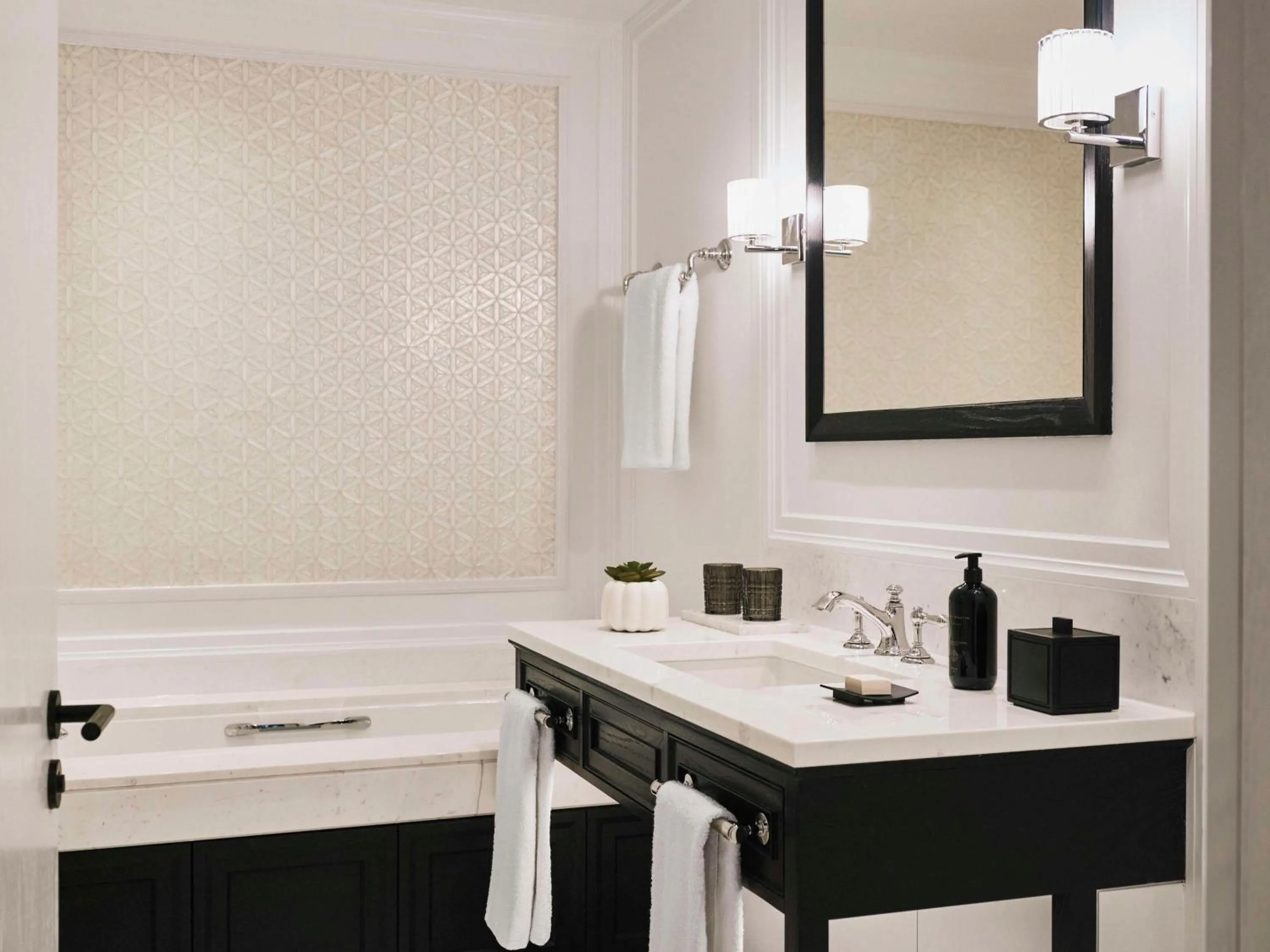 Bathroom in Park Hyatt London River Thames