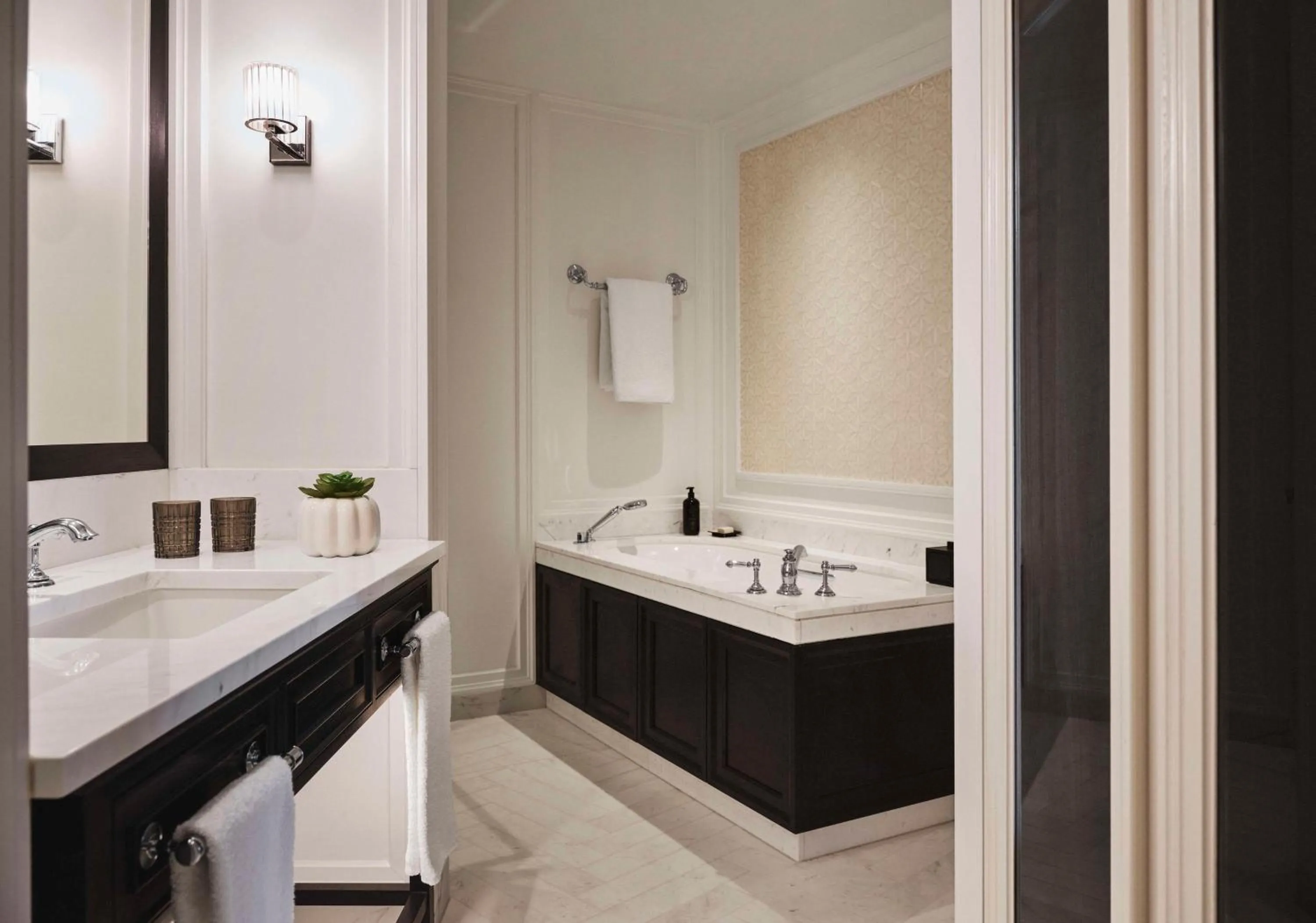 Bathroom in Park Hyatt London River Thames