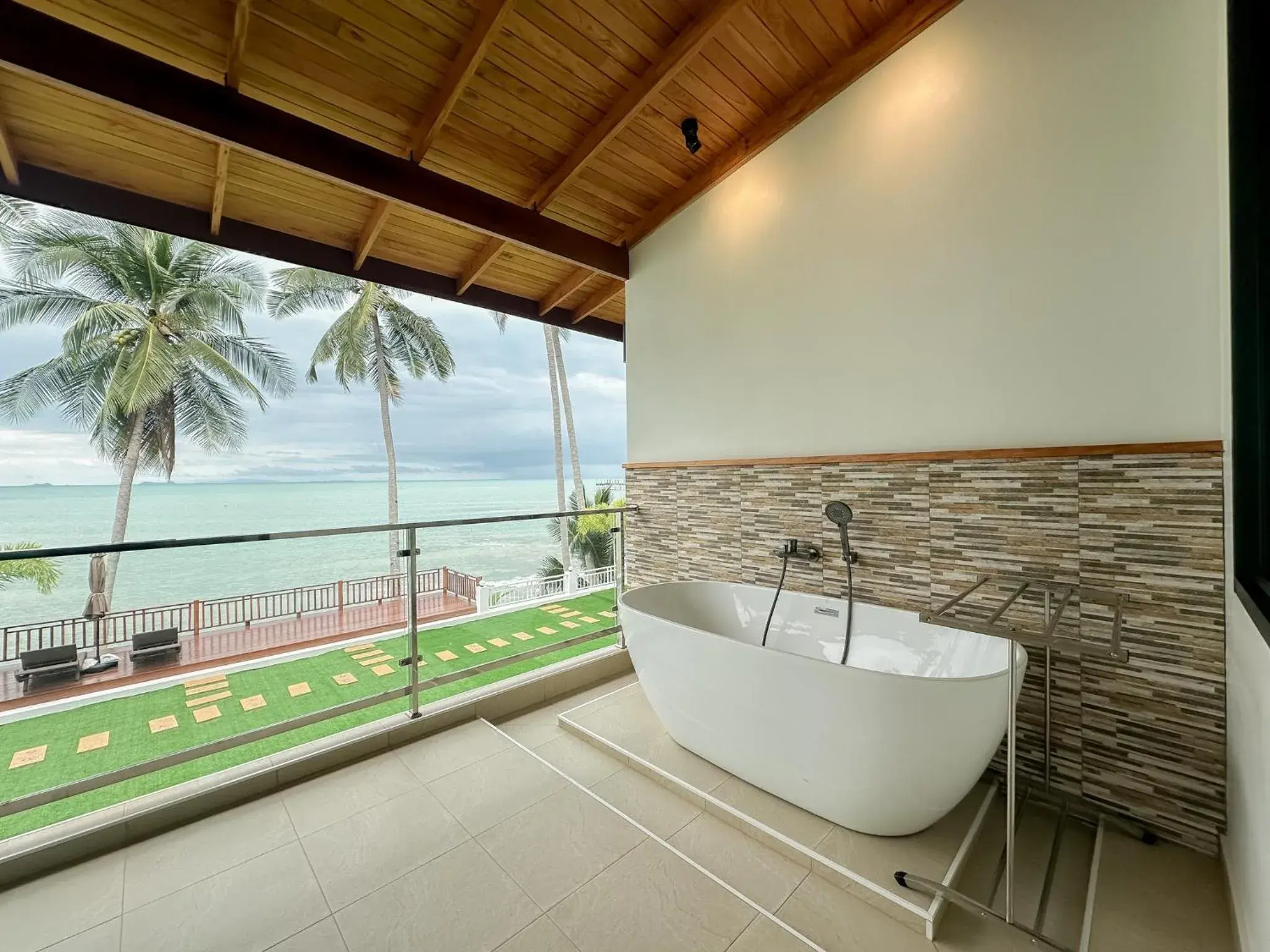 Pool view in 2SIS'S Khanom Resotel Pool view in 2SIS'S Khanom Resotel